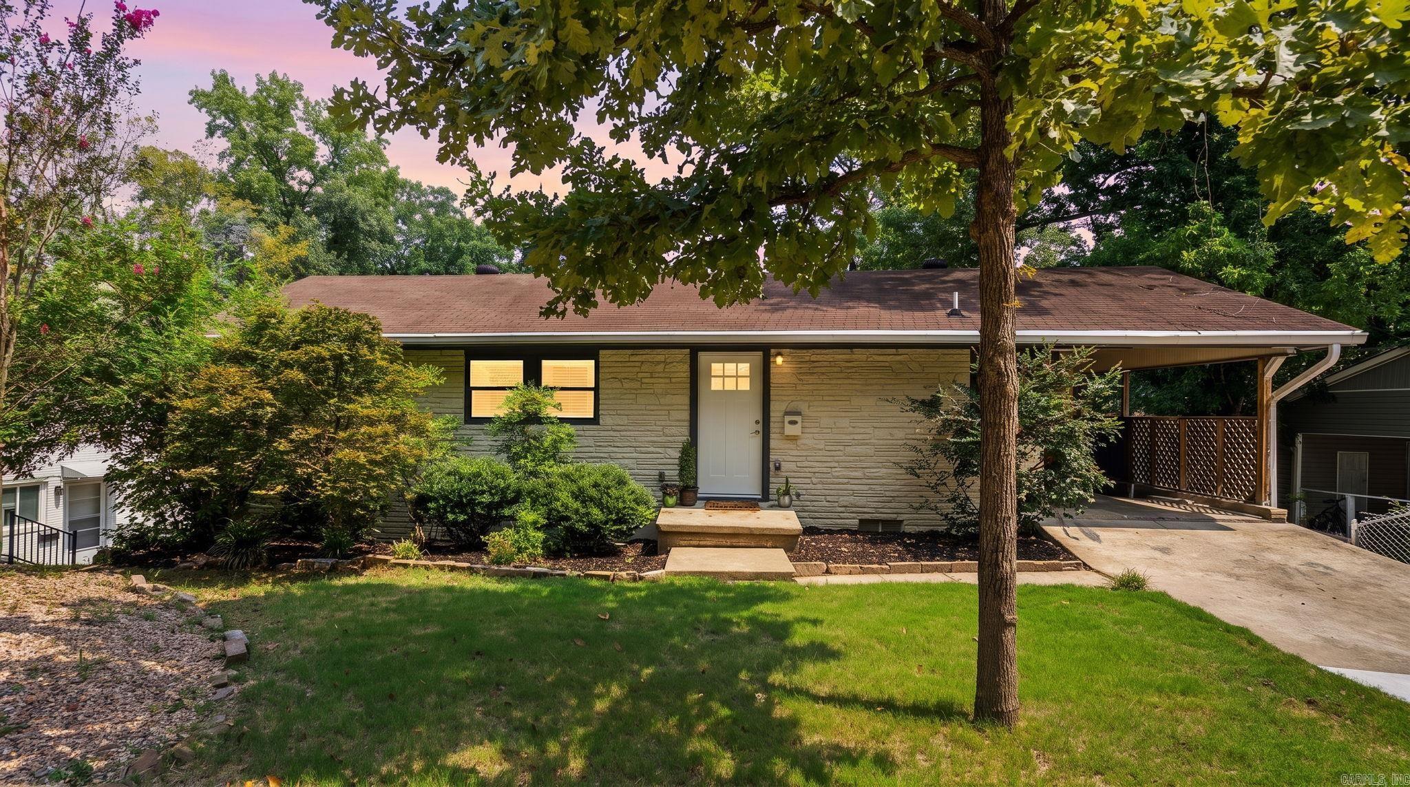 2016 Durwood Road — exterior