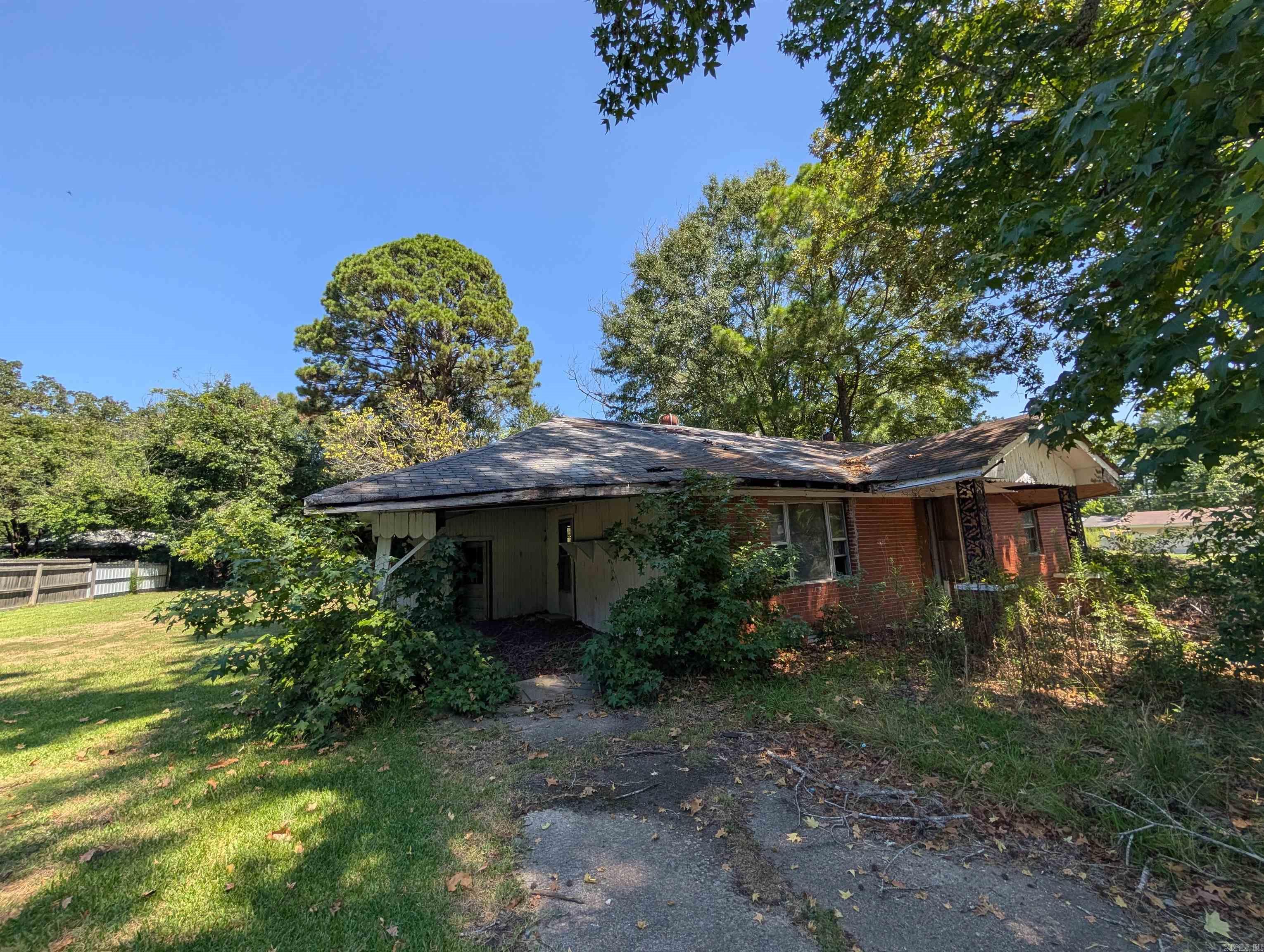 5405 W Jones  White Hall, AR