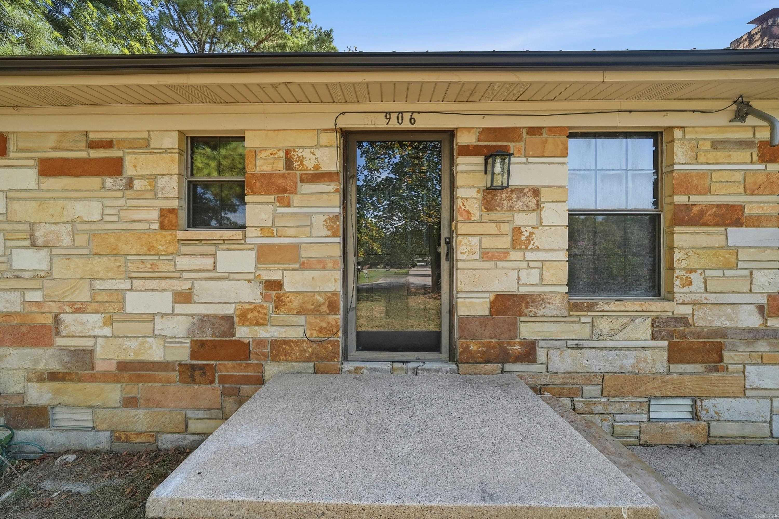 906 2nd  Pangburn, AR