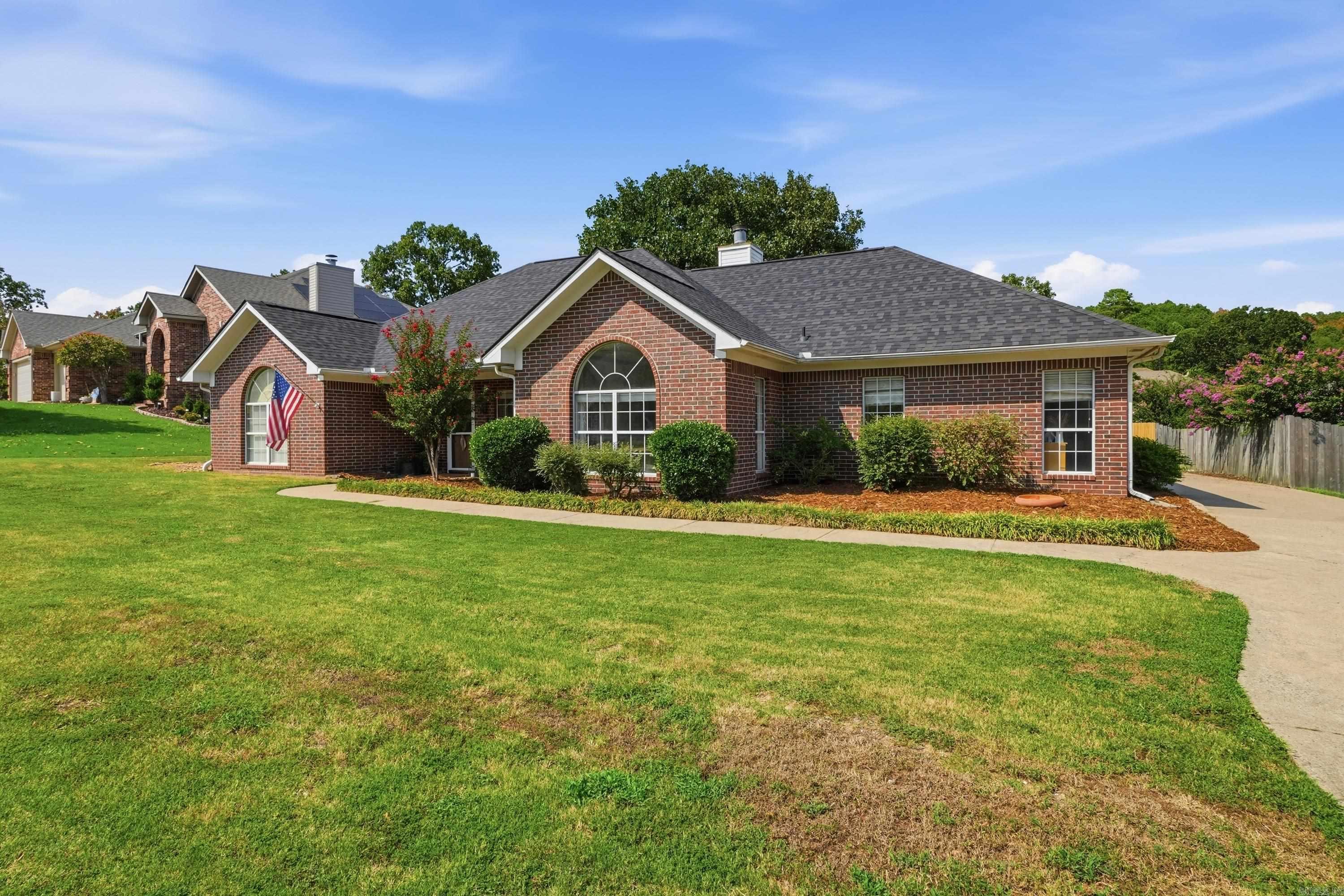 5 Cove Drive — exterior
