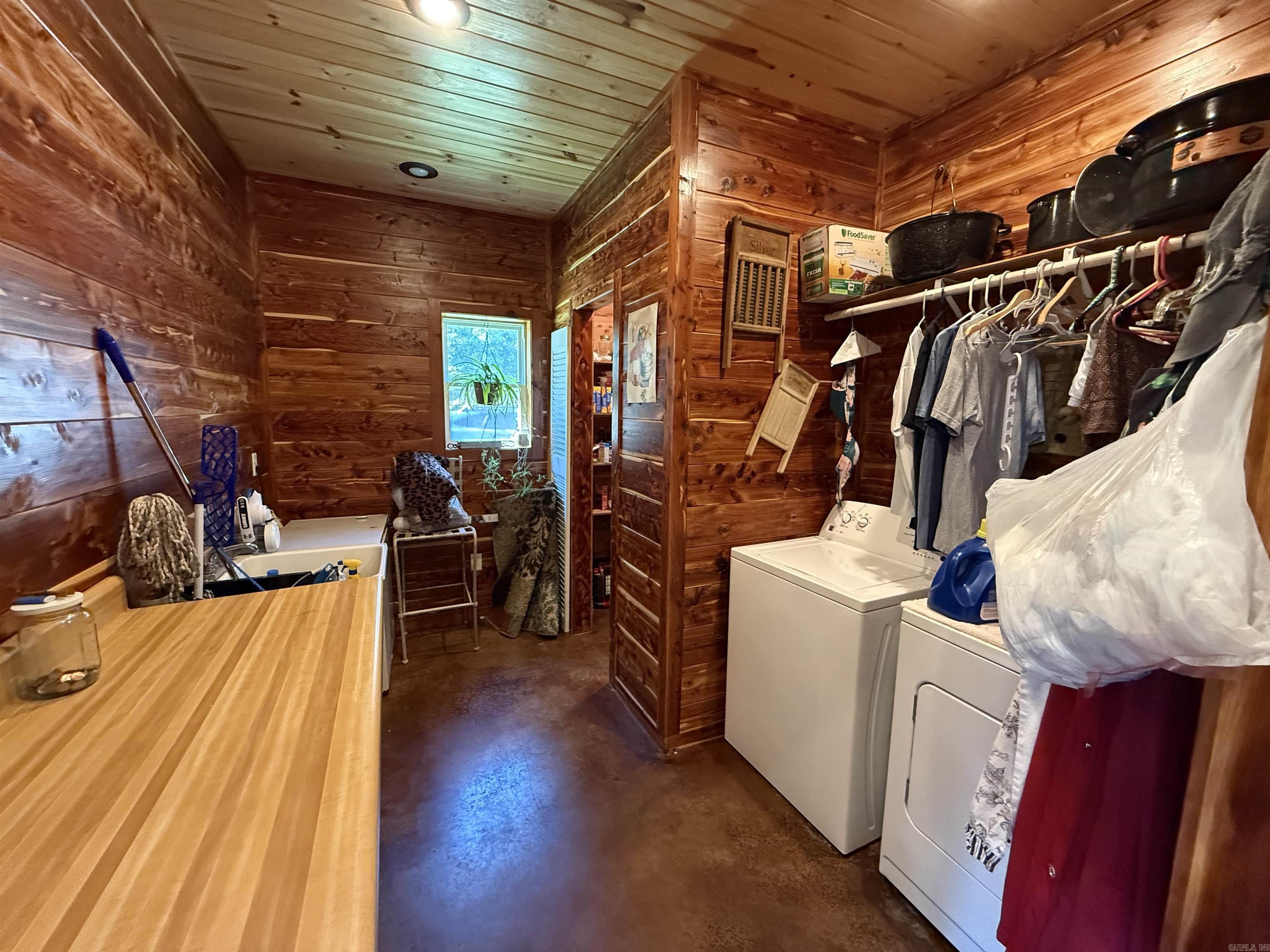 2948 Riverbend Road