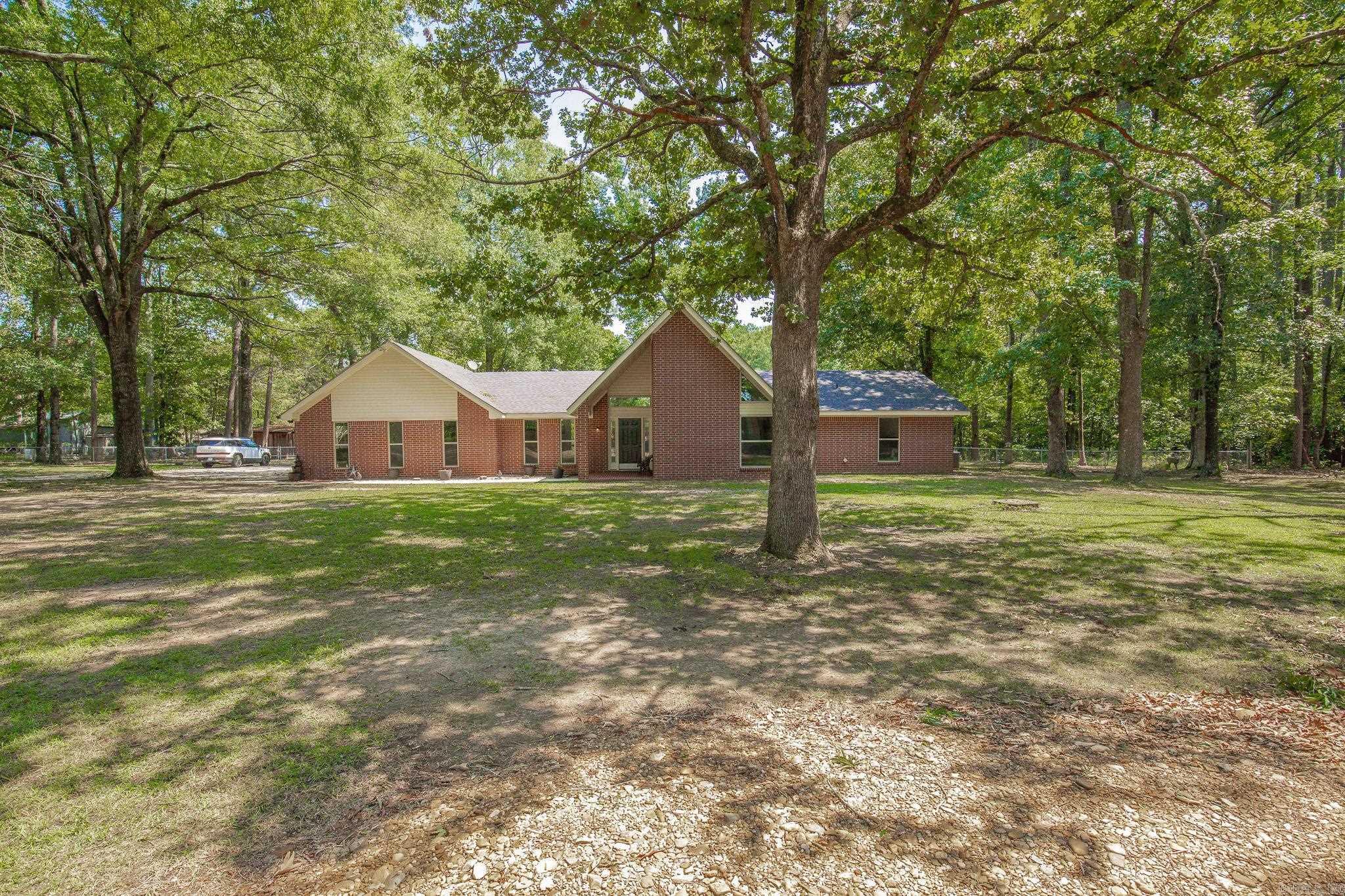 811 County Rd 67 — photo 2