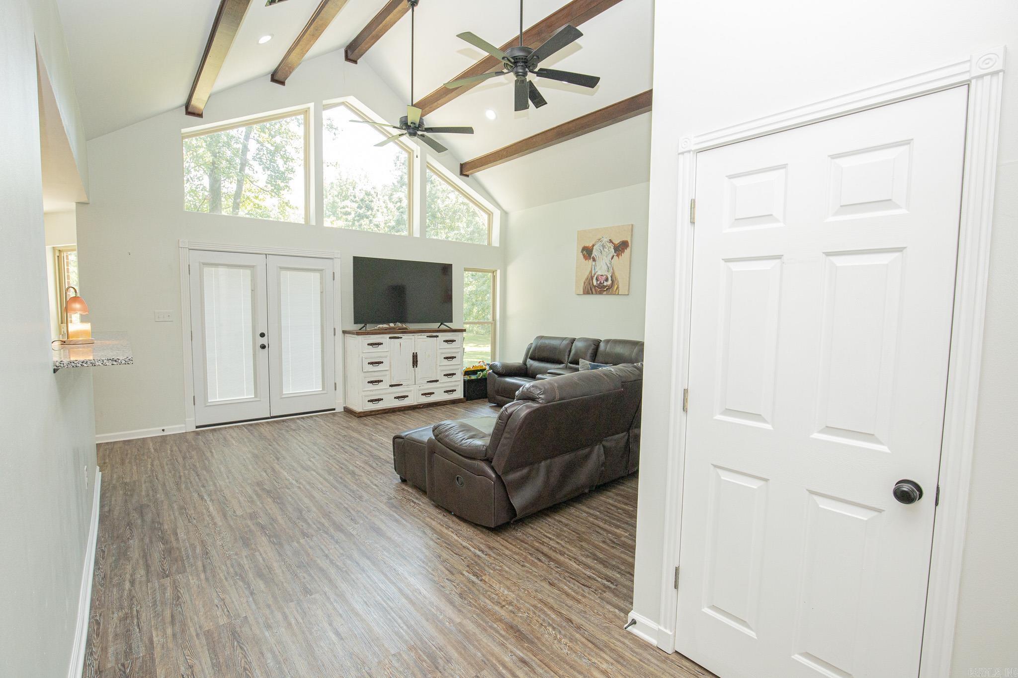 811 County Rd 67  Sheridan, AR