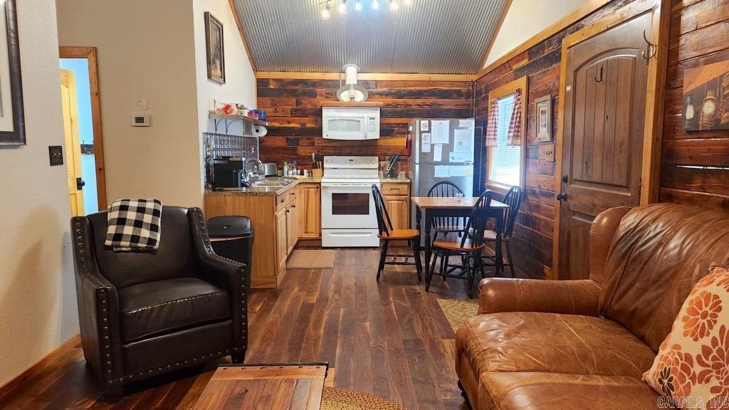 47 Uphill Trail Black Sprs., AR 71960-9999