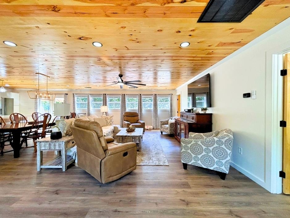 8 Dusty  Highland, AR