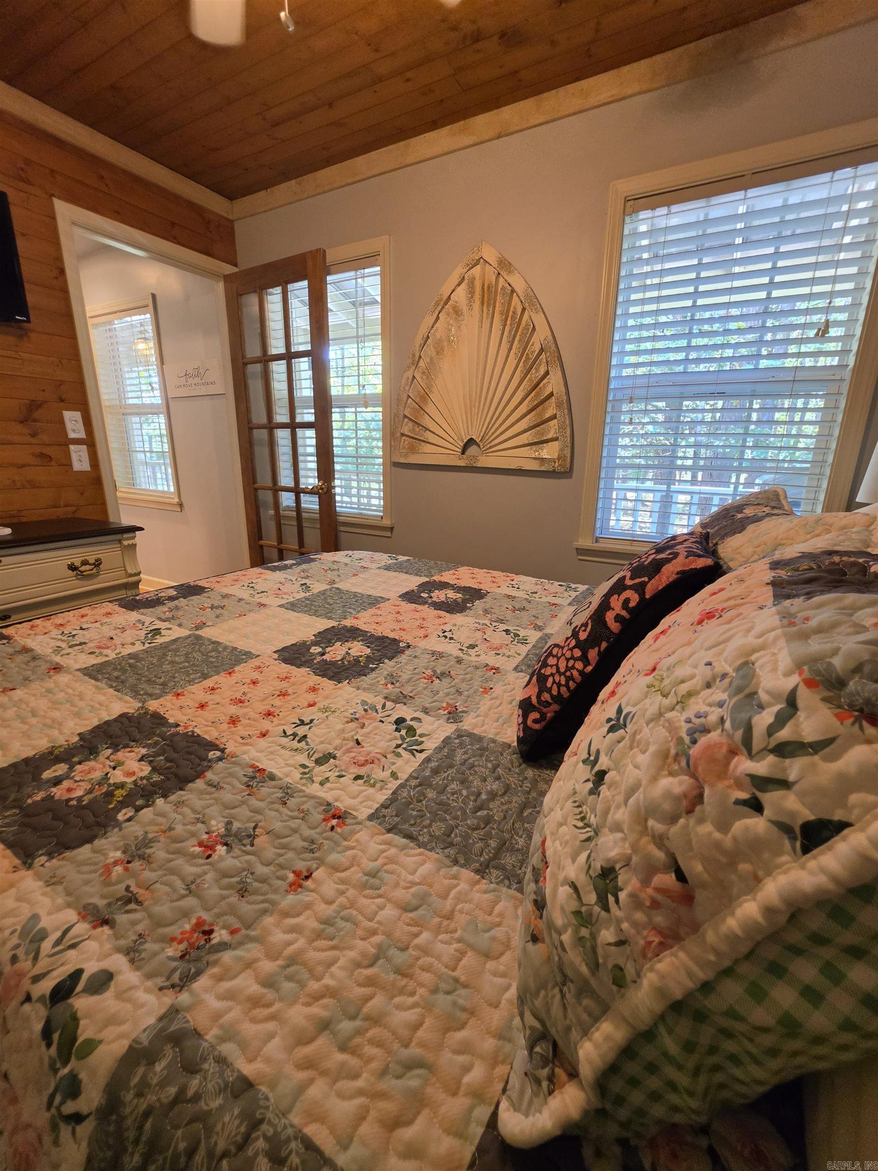 263 Cedar Wood  Clinton, AR