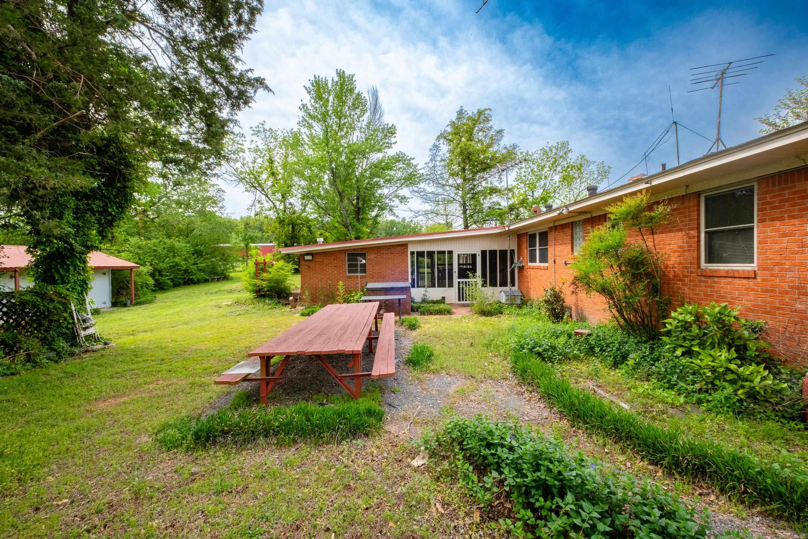 4976 Hwy 9  Springfield, AR
