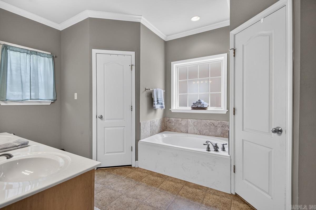 3238 Drake  Benton, AR
