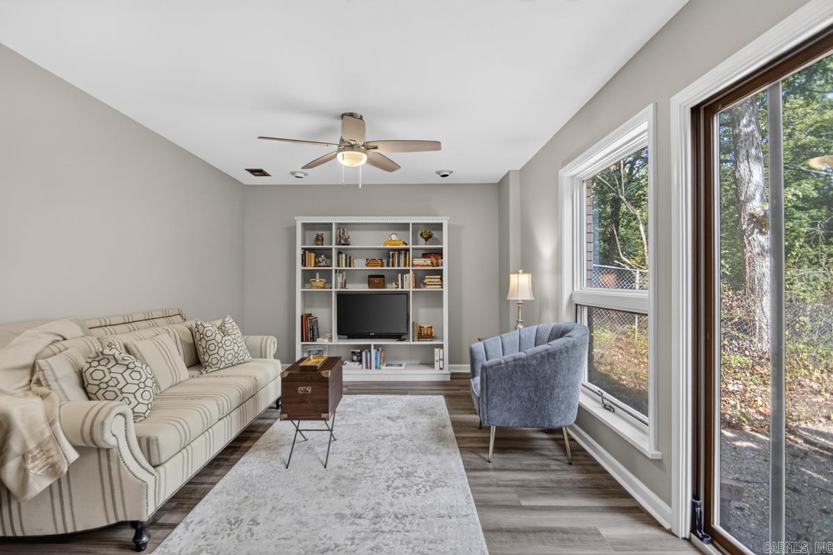 12160 Southridge Drive Little Rock, AR 72212
