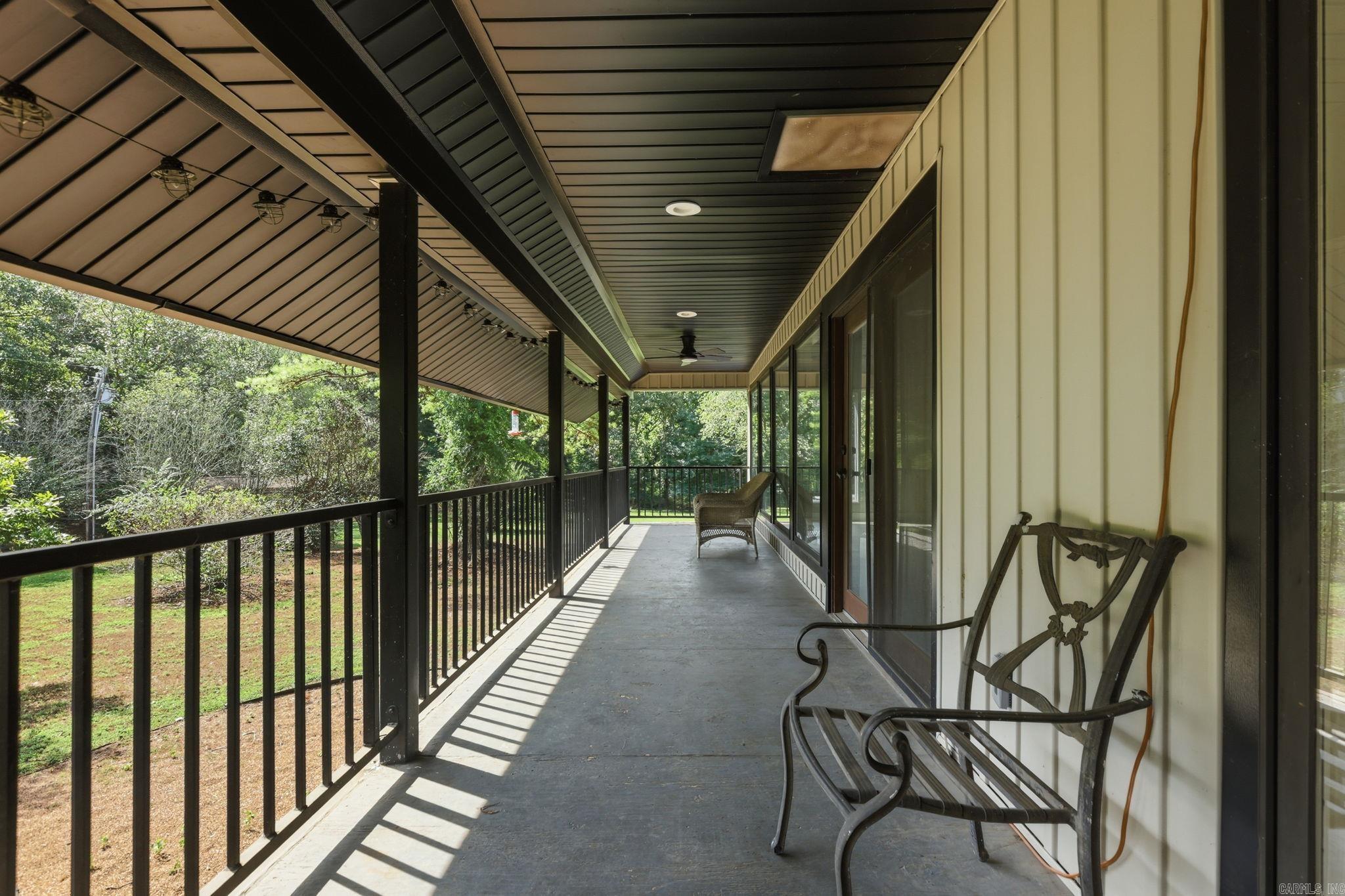 18 Robinwood Drive — photo 3
