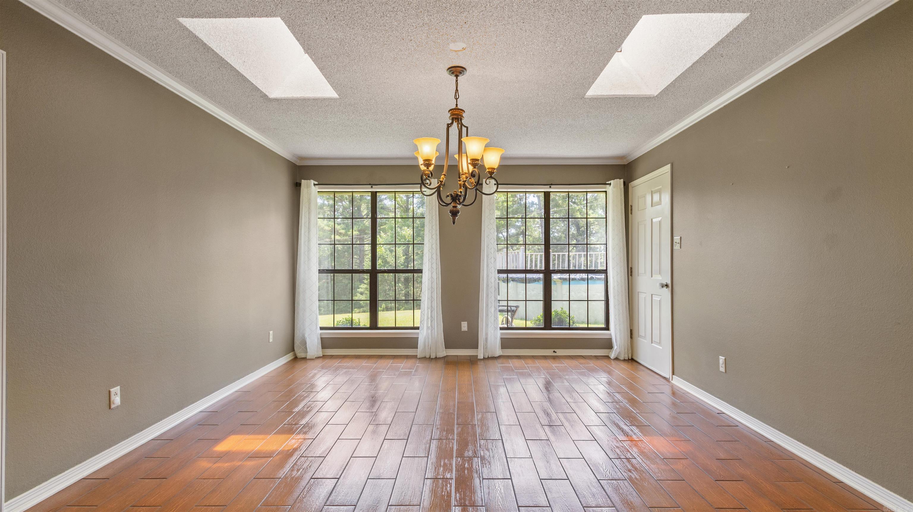 1070 CR 3772 Queen City, TX 75503
