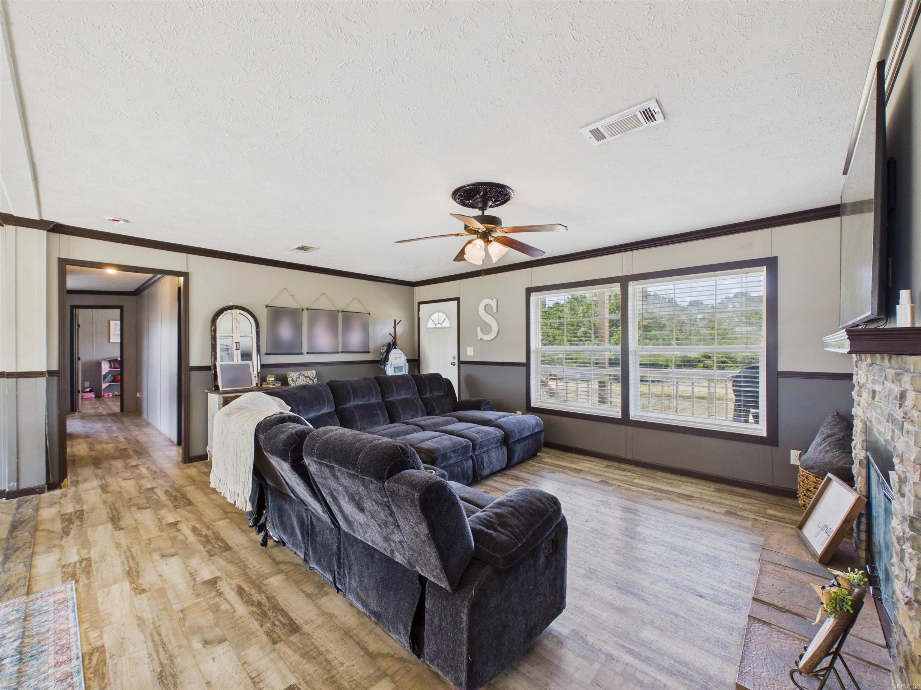 56 Peter Martin Hill Rd Cave City, AR 72521