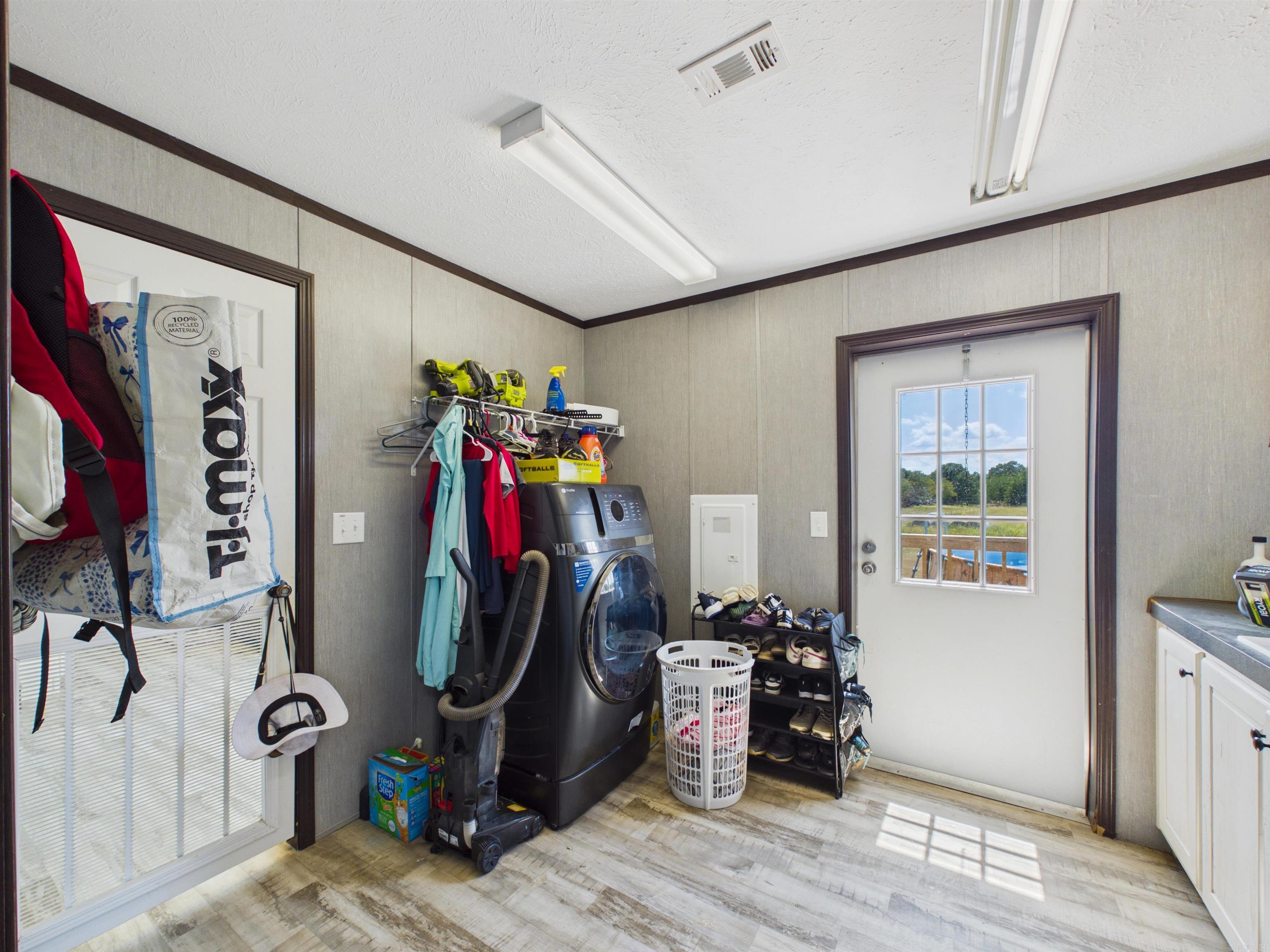 56 Peter Martin Hill Rd Cave City, AR 72521