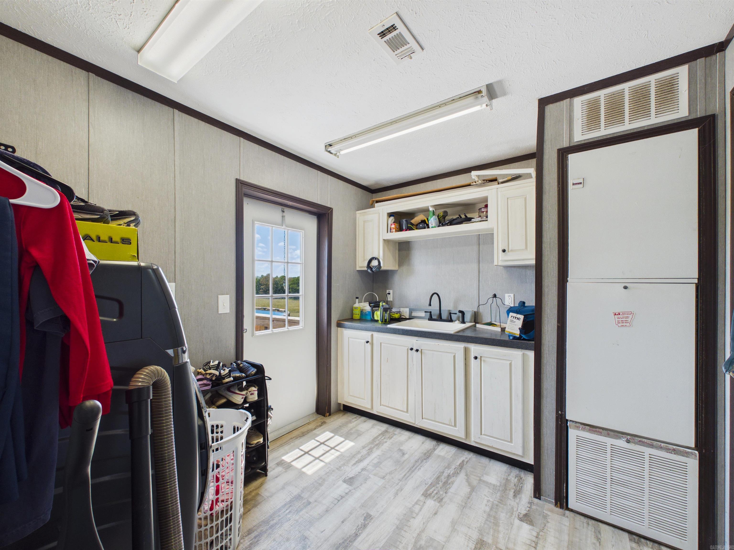 56 Peter Martin Hill Rd Cave City, AR 72521
