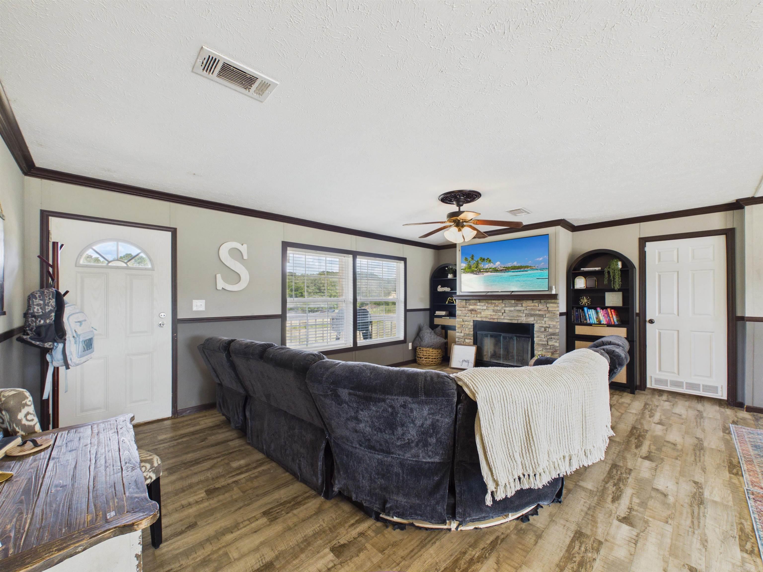 56 Peter Martin Hill Rd Cave City, AR 72521