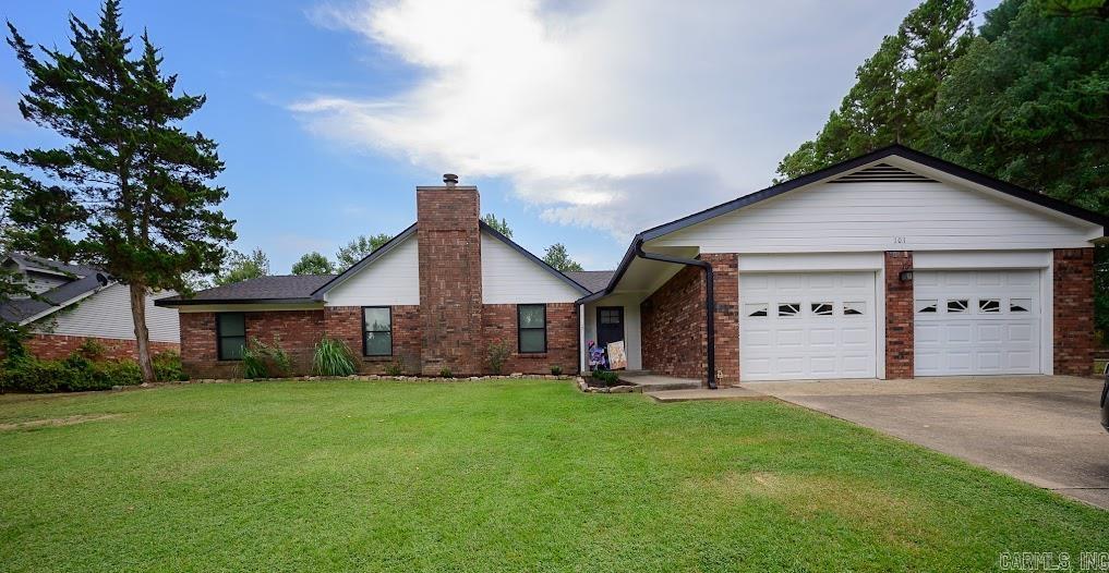 101  Sherwood Forest Drive  Mena, AR