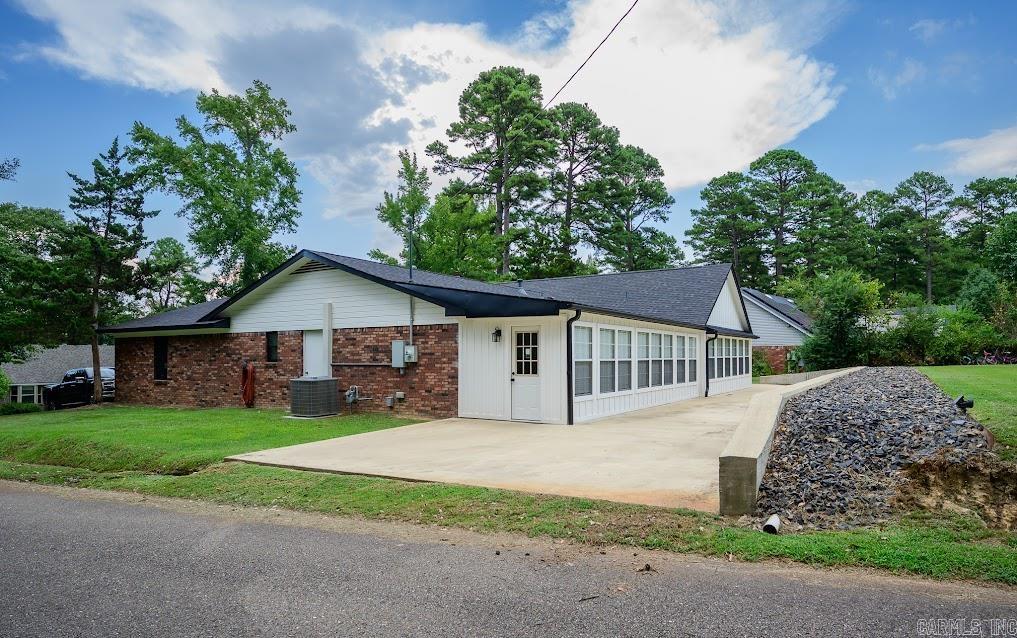 101 Sherwood Forest Drive Mena, AR 71953