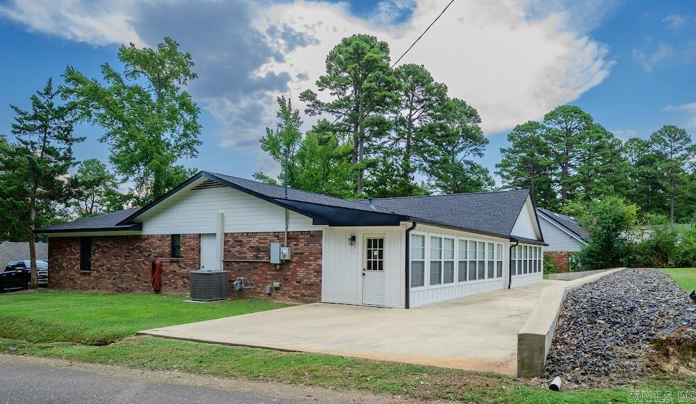 101 Sherwood Forest Drive Mena, AR 71953