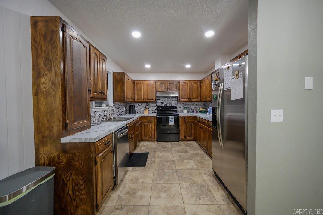 101 Sherwood Forest Drive Mena, AR 71953