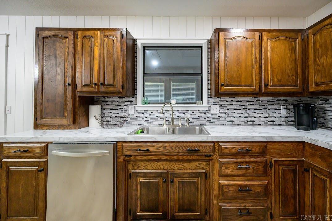 101 Sherwood Forest Drive Mena, AR 71953