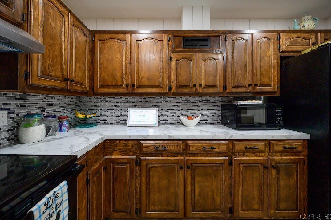 101 Sherwood Forest Drive Mena, AR 71953