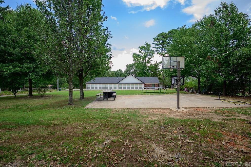 101 Sherwood Forest Drive Mena, AR 71953