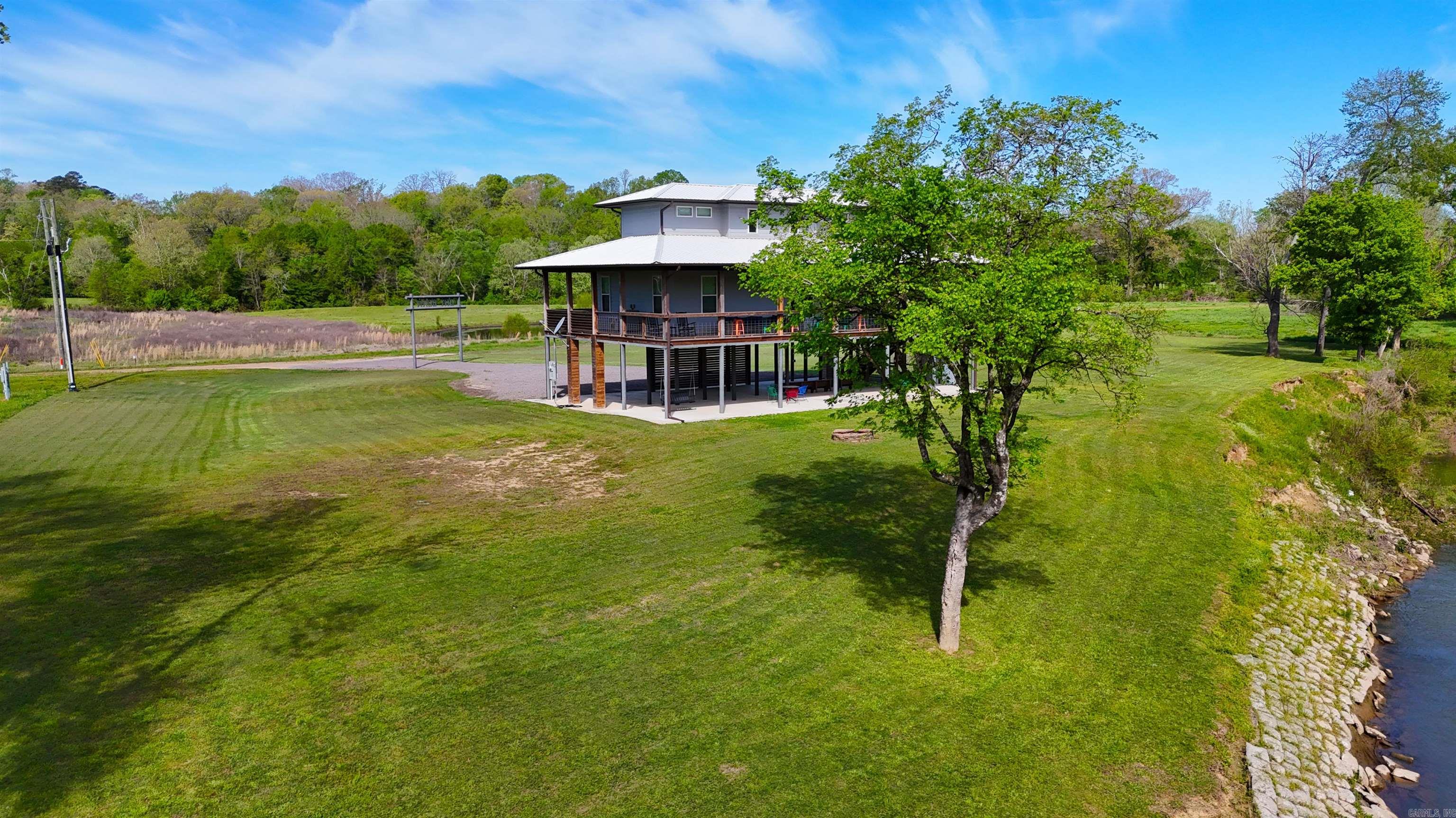 #8 Brian Drive Nashville, AR 71852