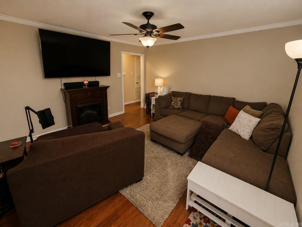 410 Lynn Ln — photo 5