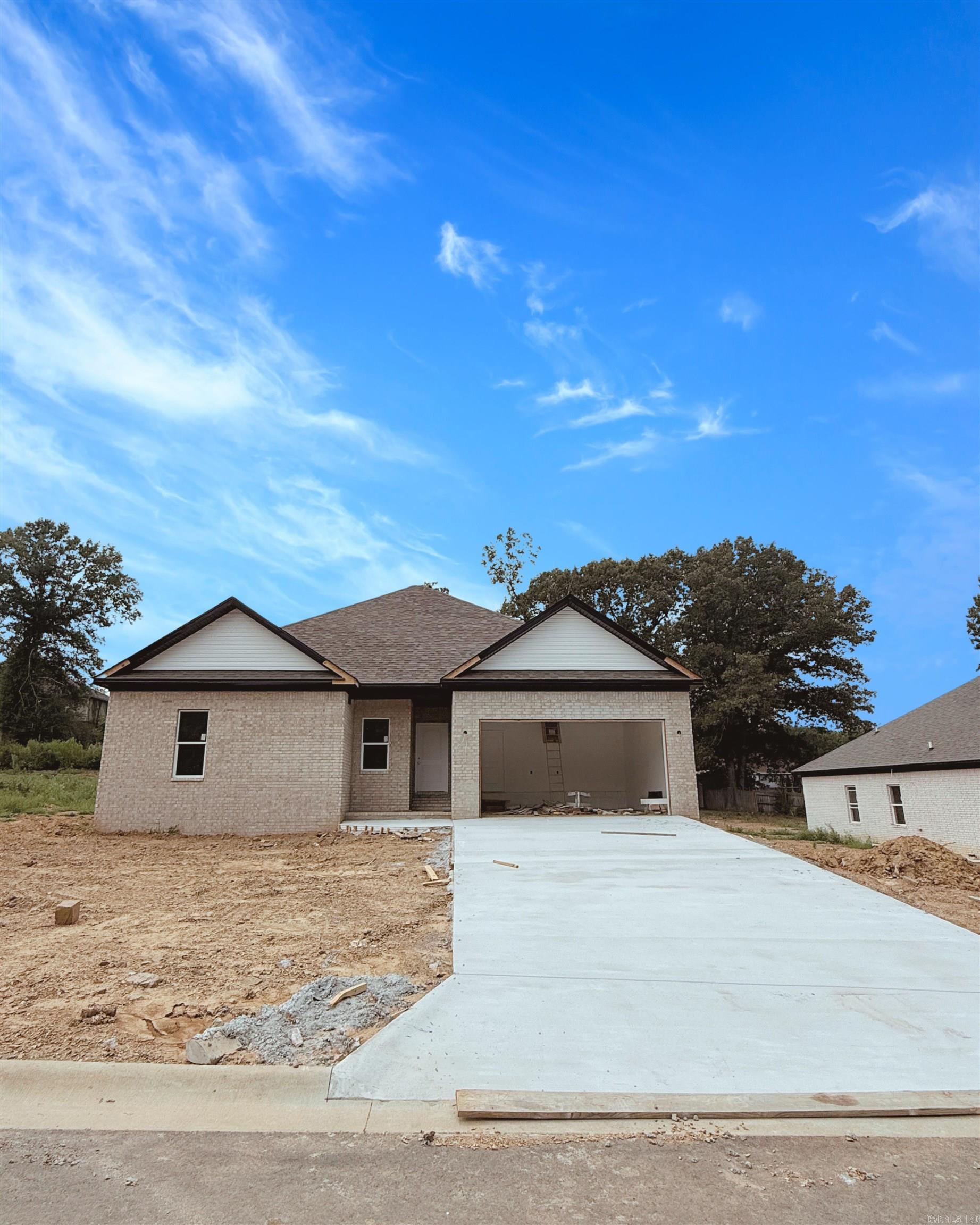 529 Madeleine Circle — exterior