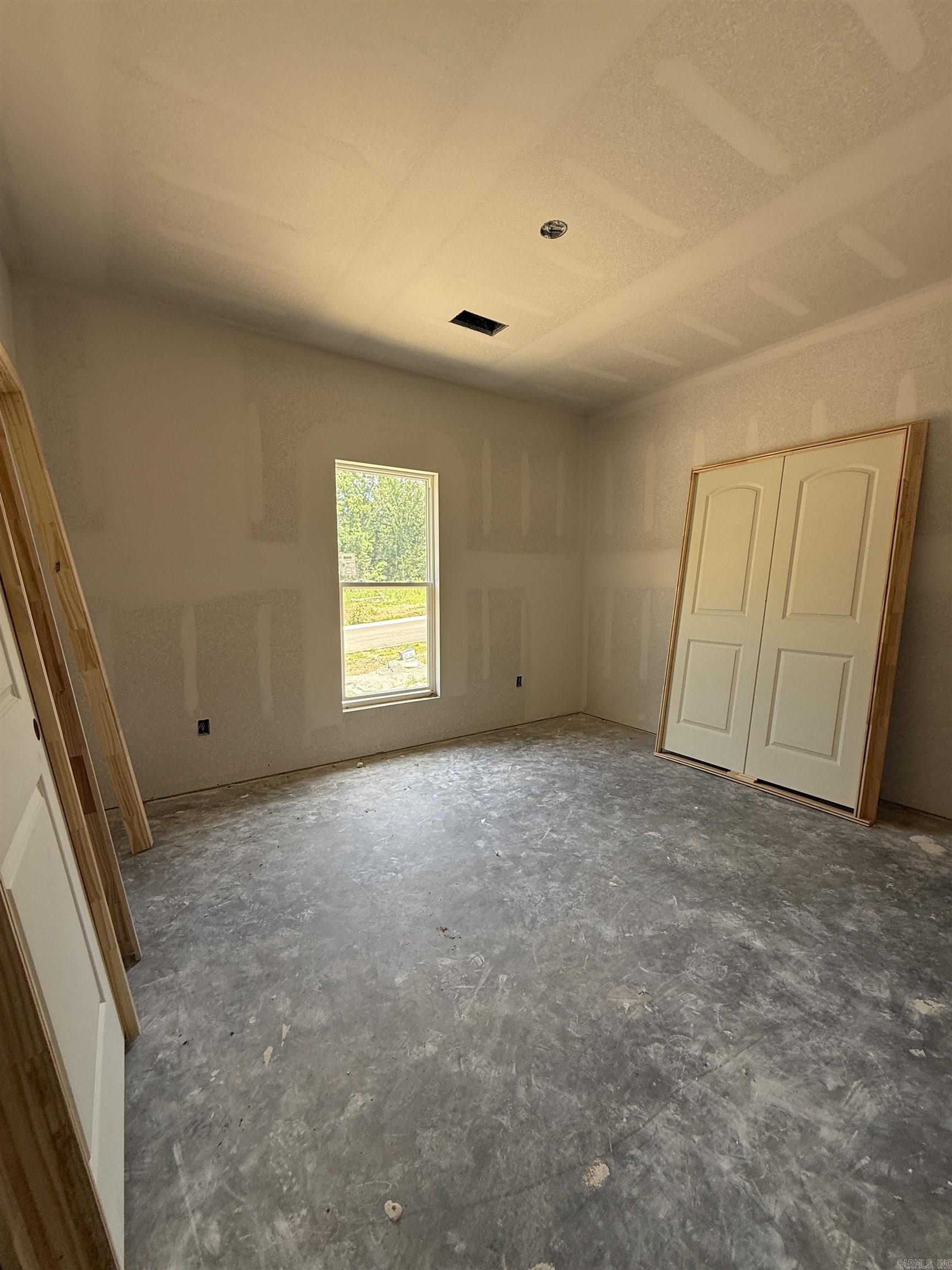 529 Madeleine Circle — photo 2