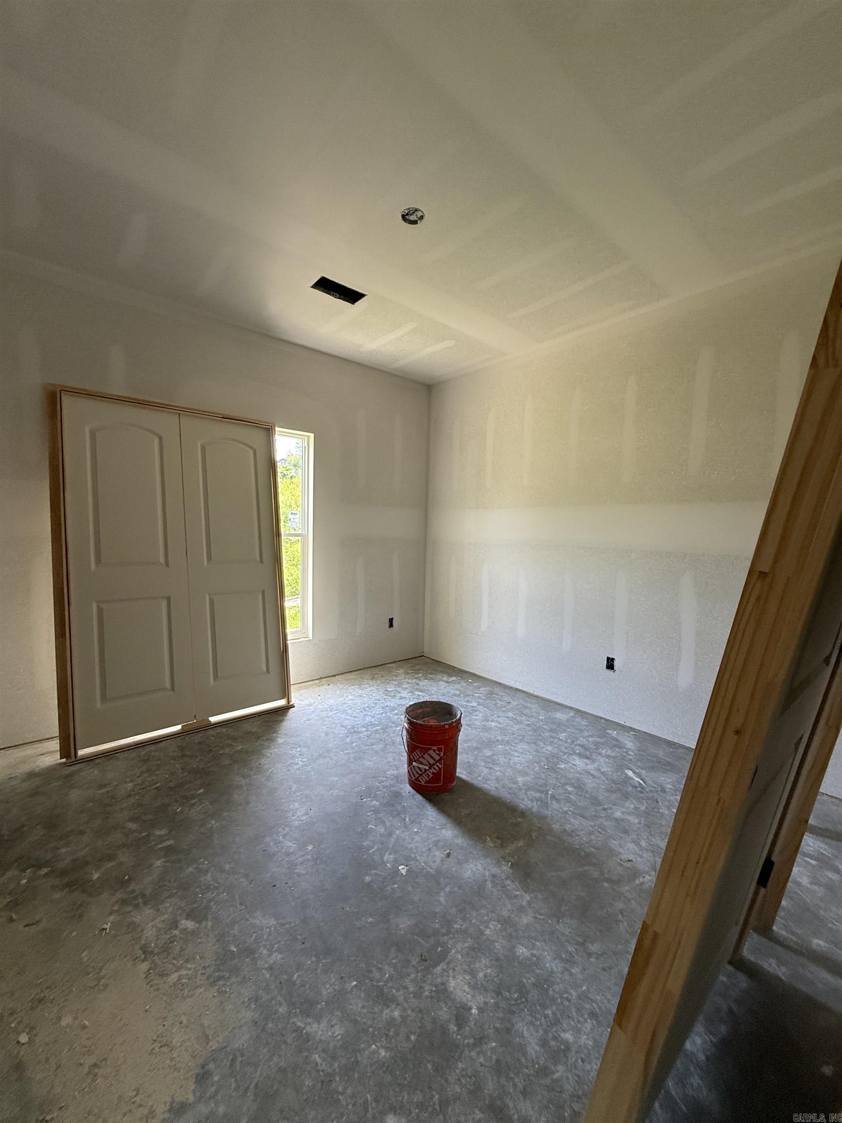 529 Madeleine Circle — photo 3