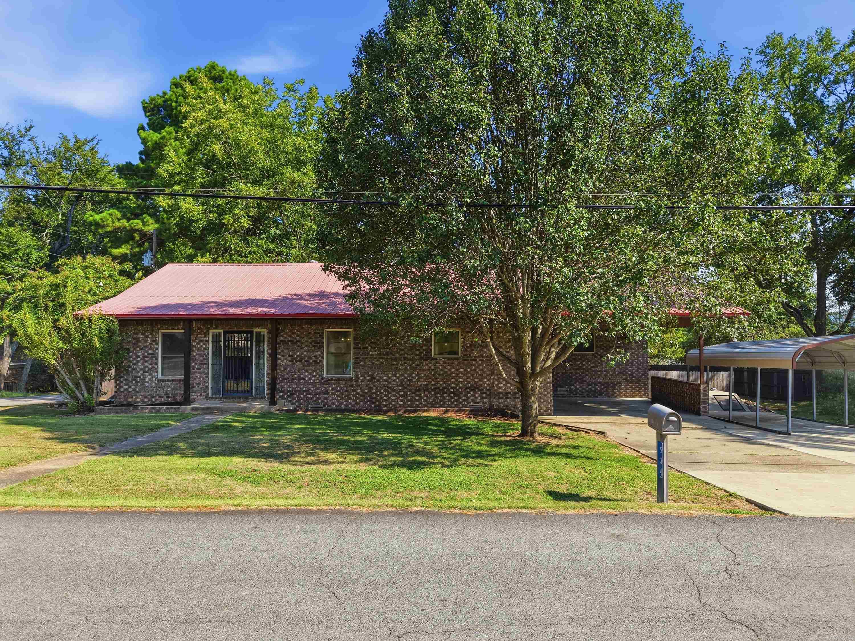 534 Main St.  Clinton, AR