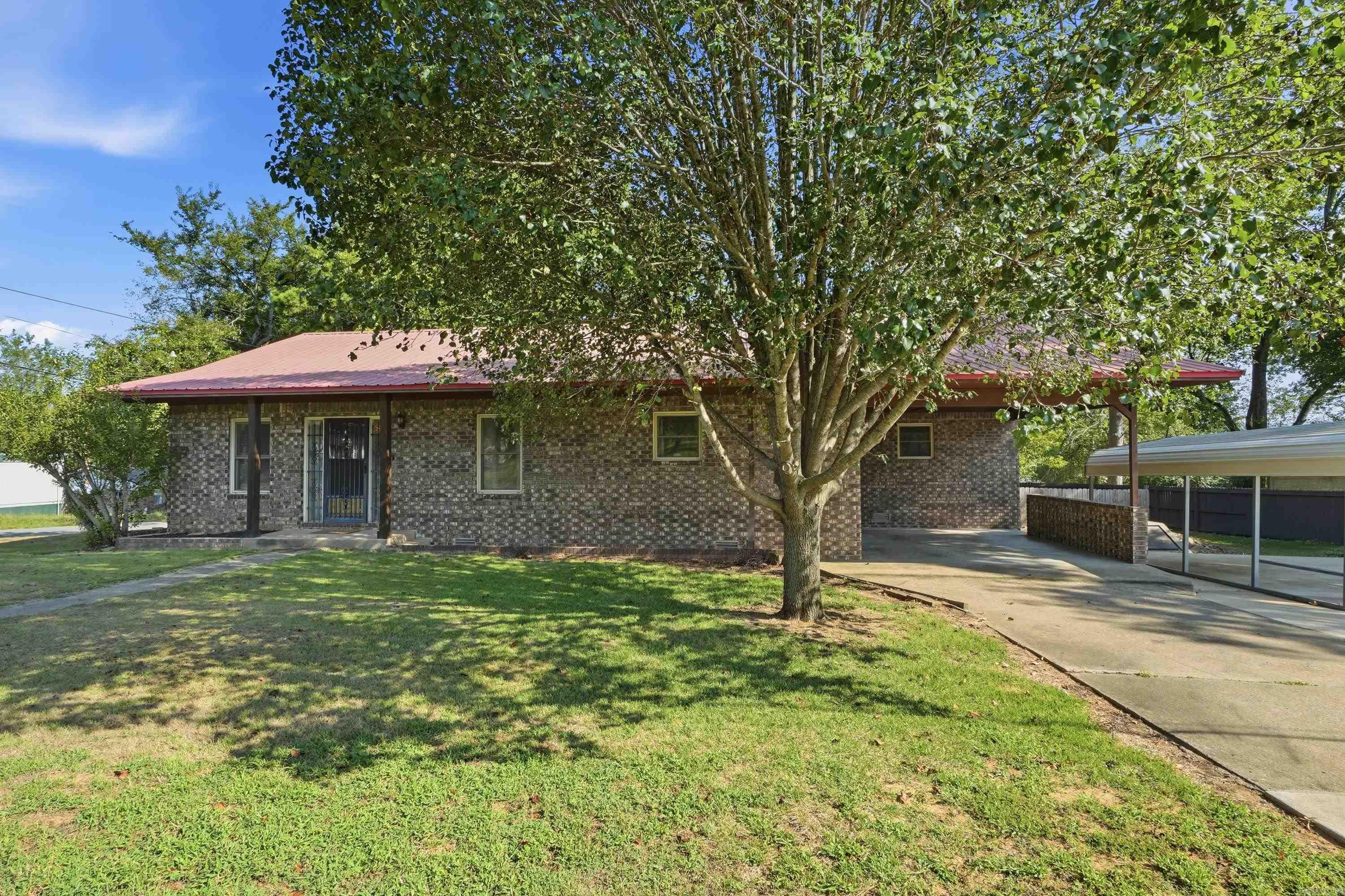534 Main St.  Clinton, AR