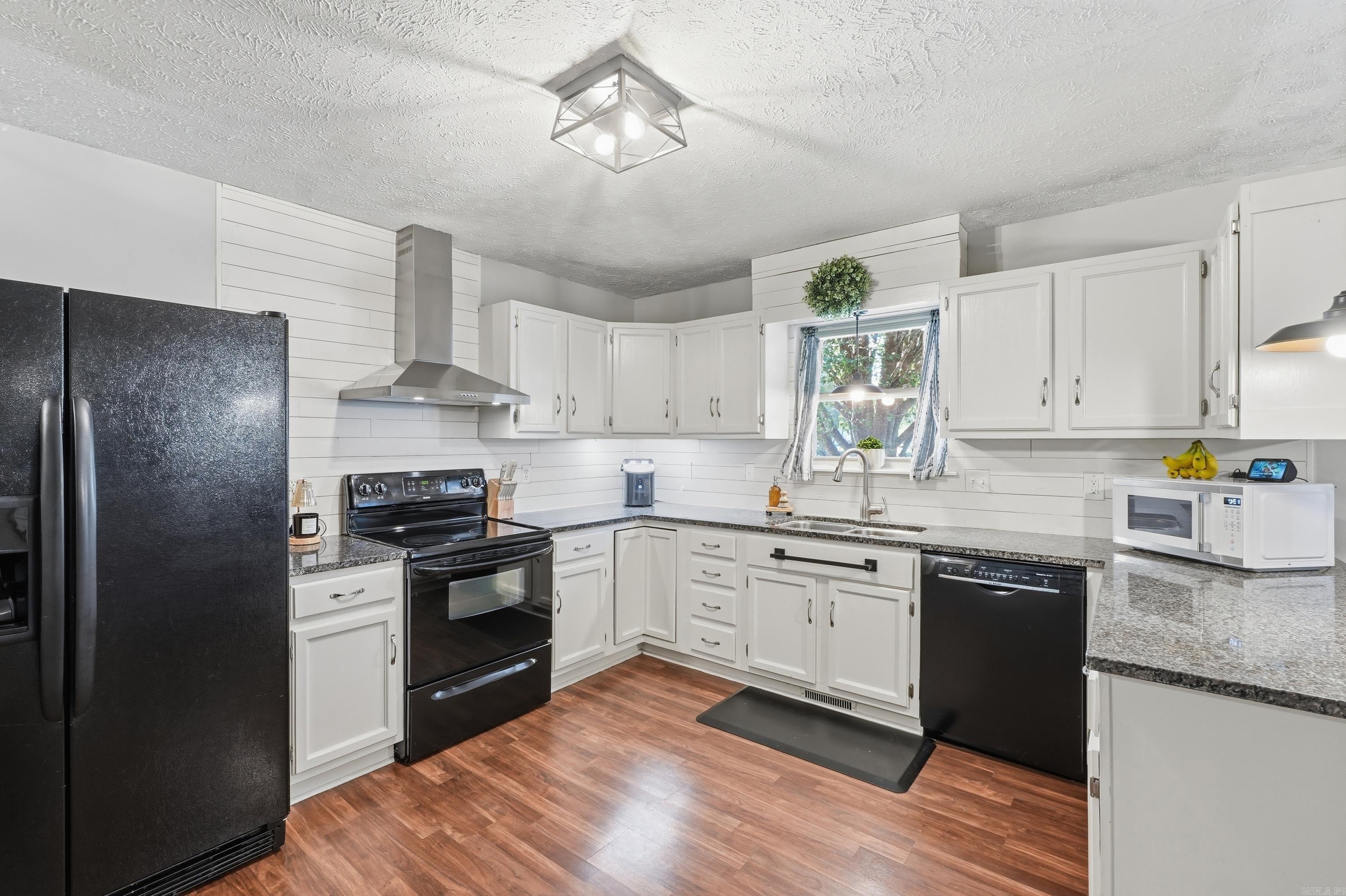 534 Main St.  Clinton, AR