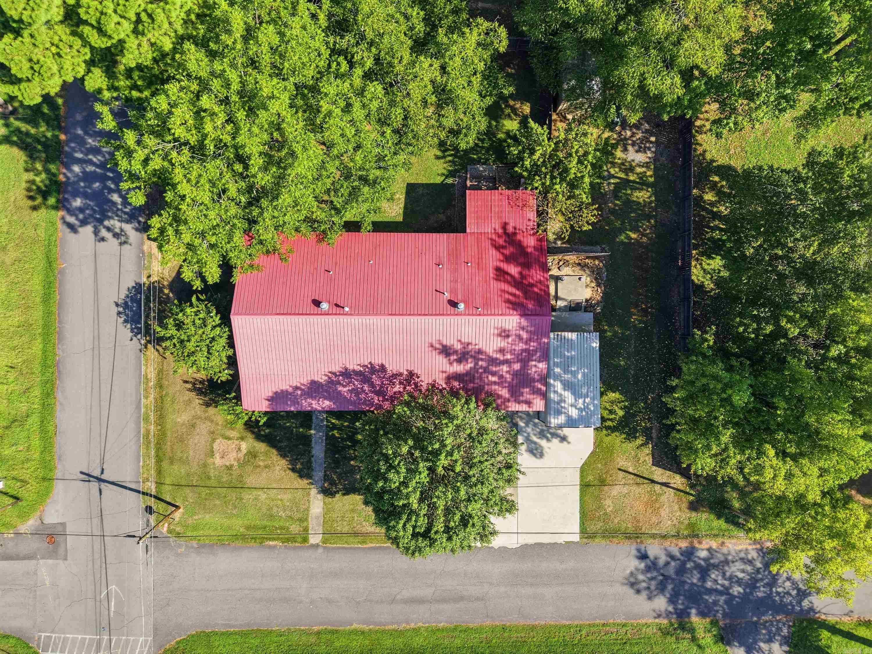 534 Main St.  Clinton, AR