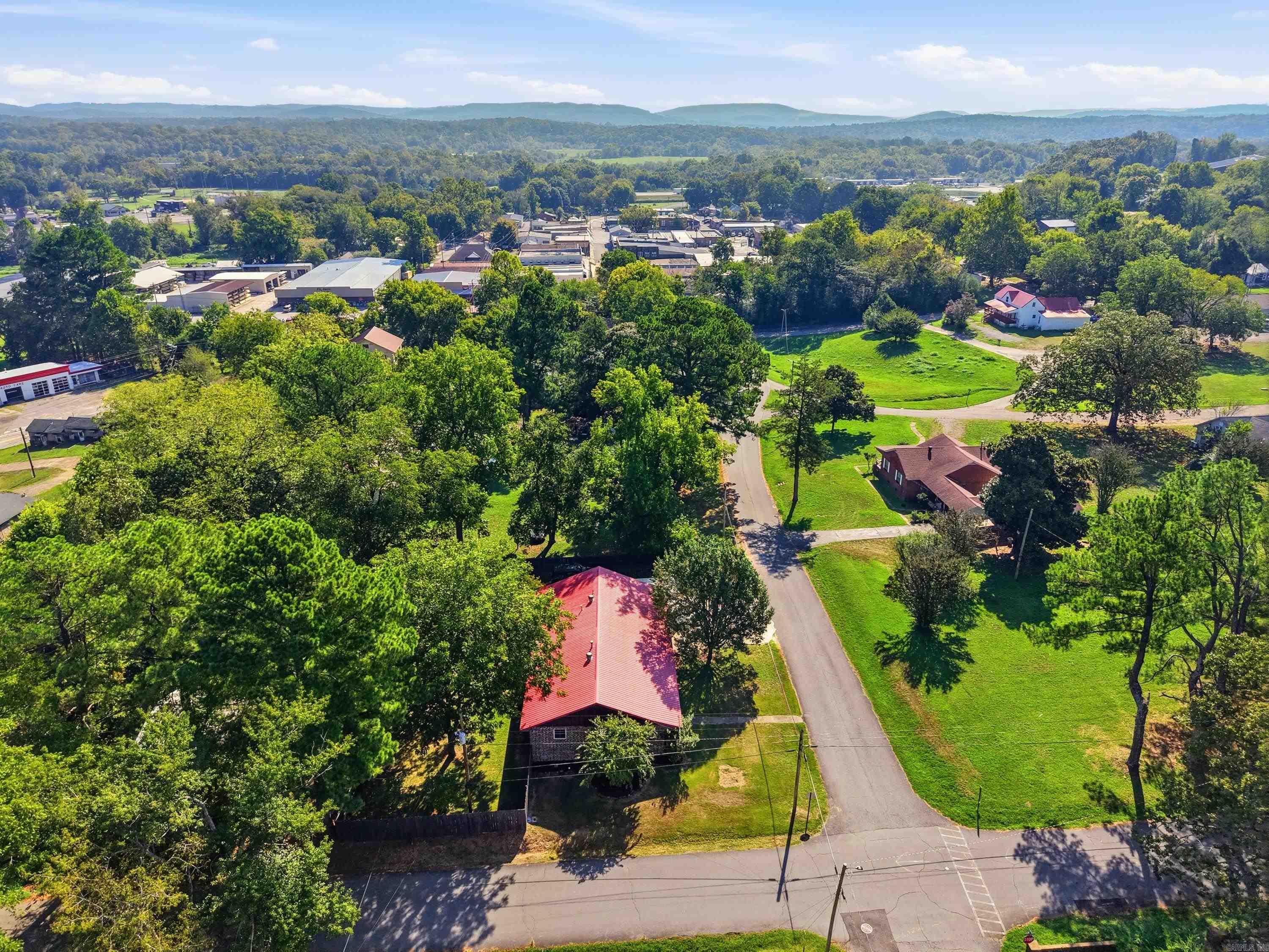 534 Main St.  Clinton, AR