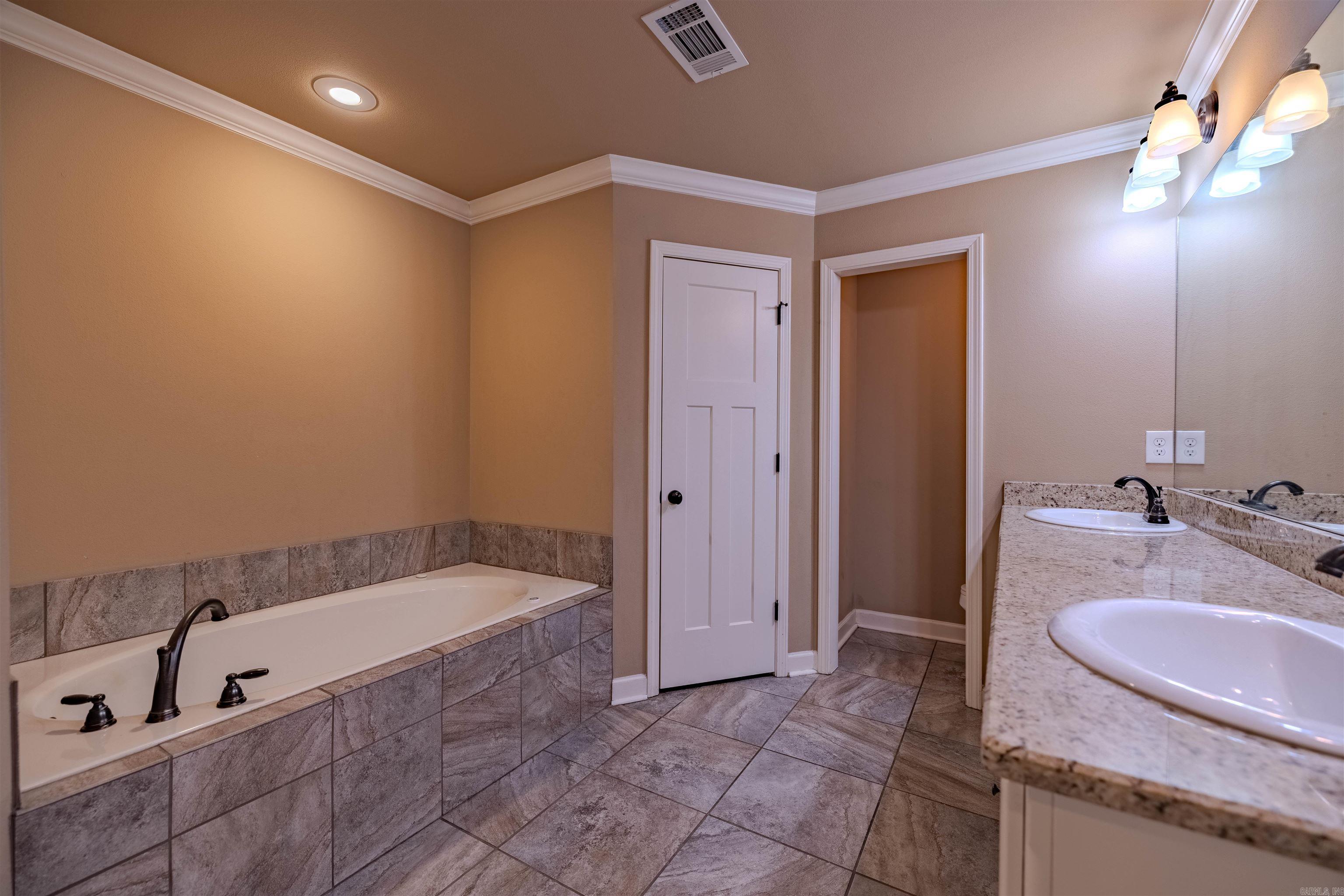 6136 Stone Chase Drive  Benton, AR