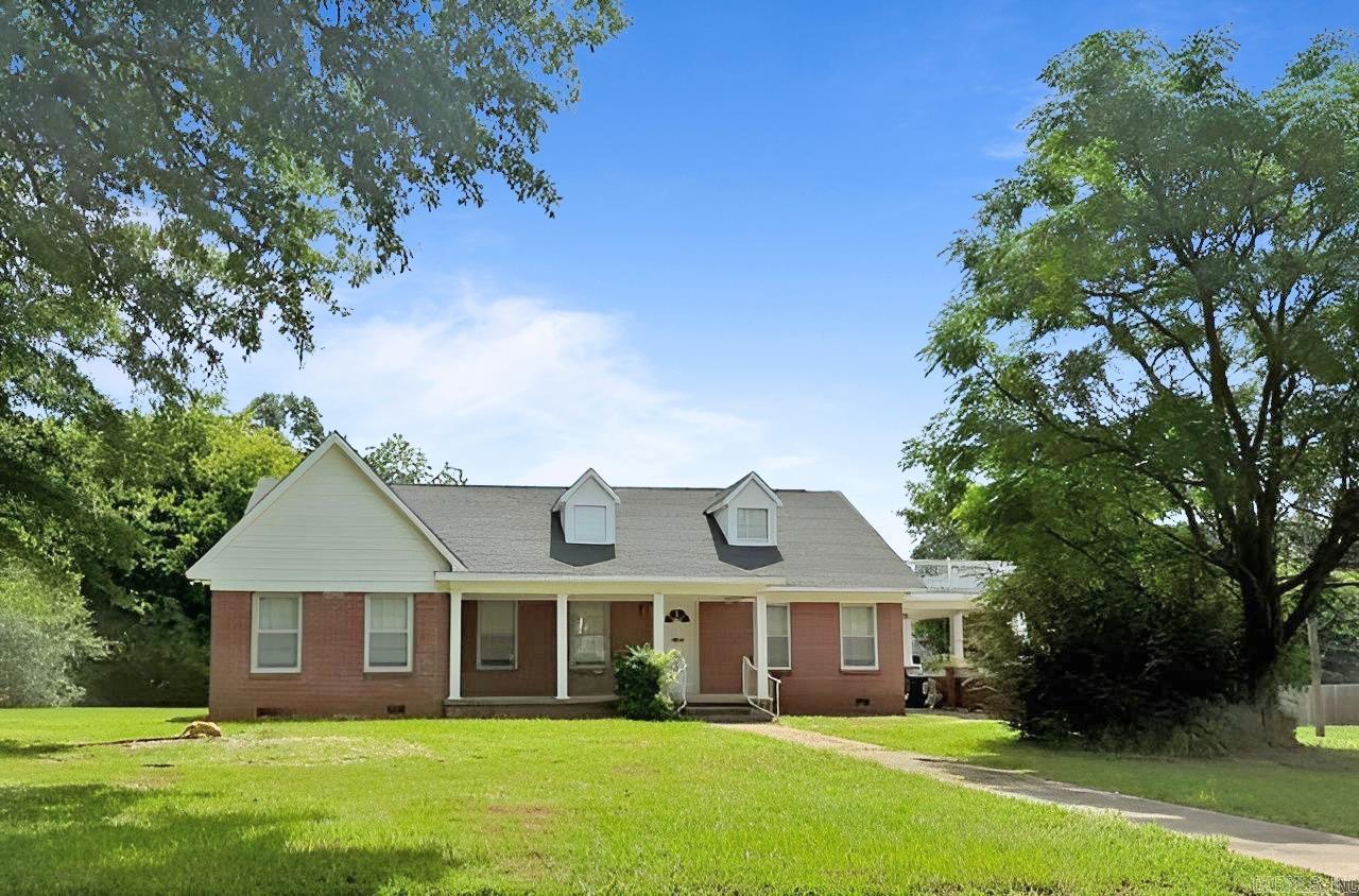 1102  Grand  Texarkana, AR