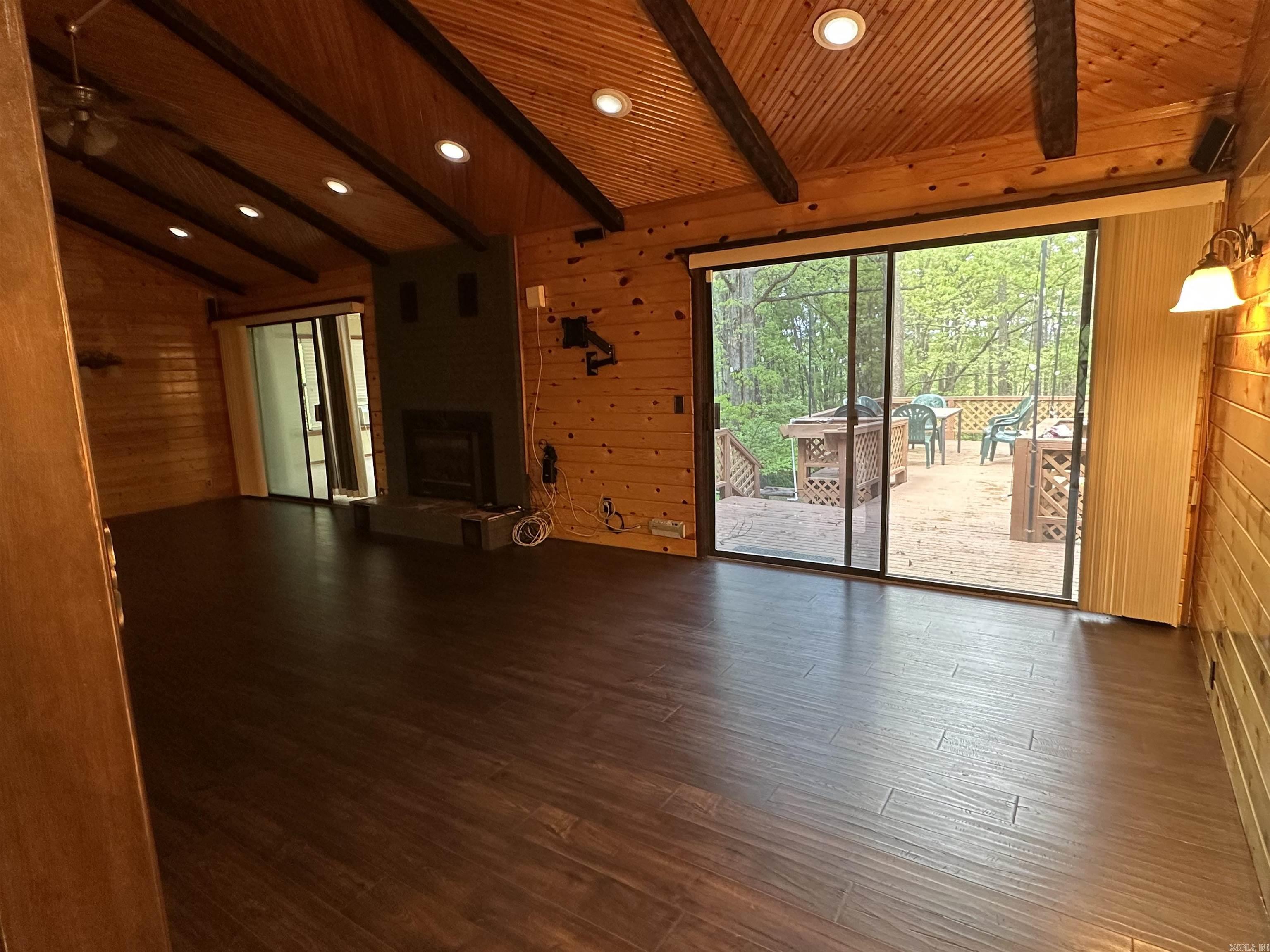 4936 Highway 375 W  Mena, AR