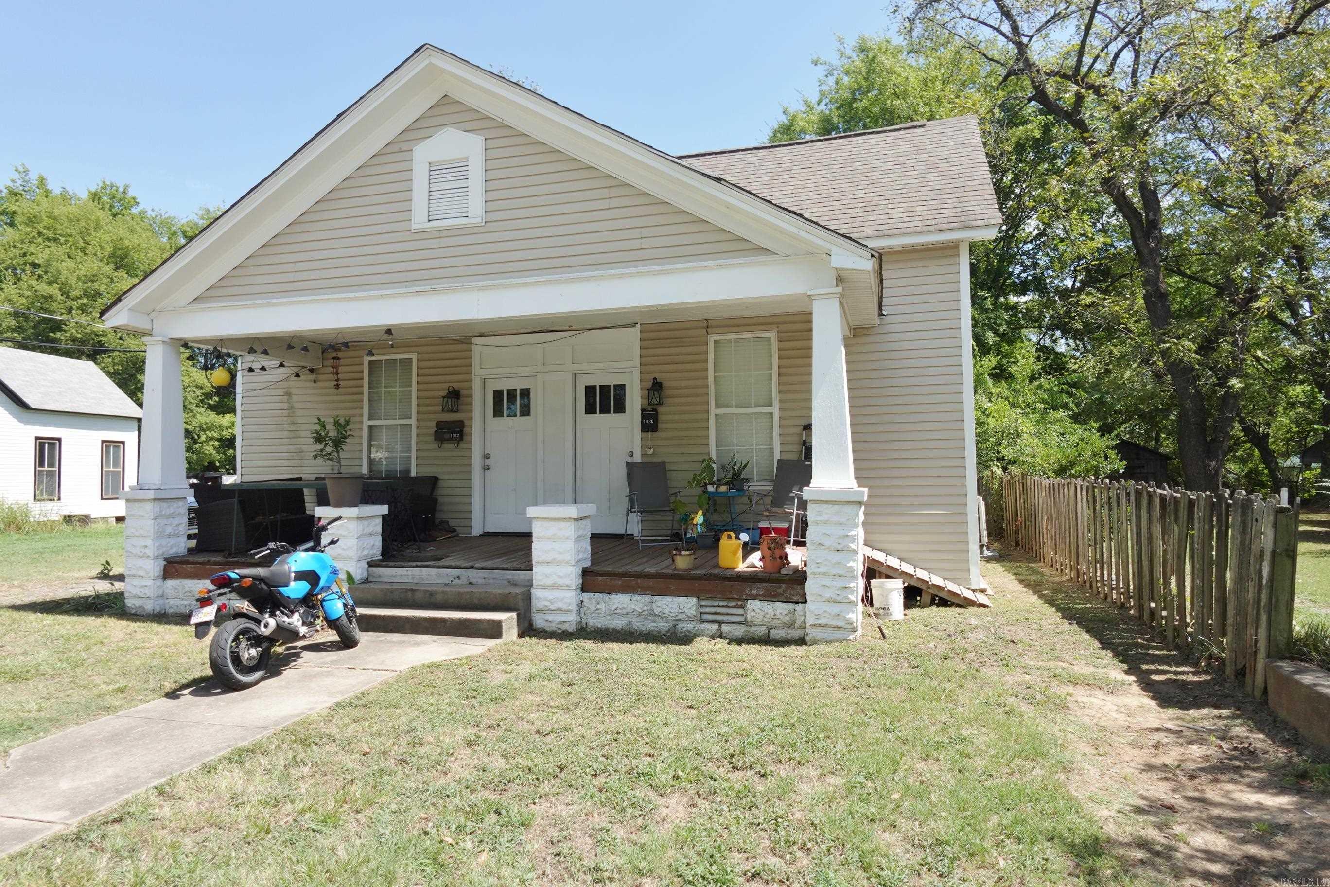 1030 Clifton St. — photo 2