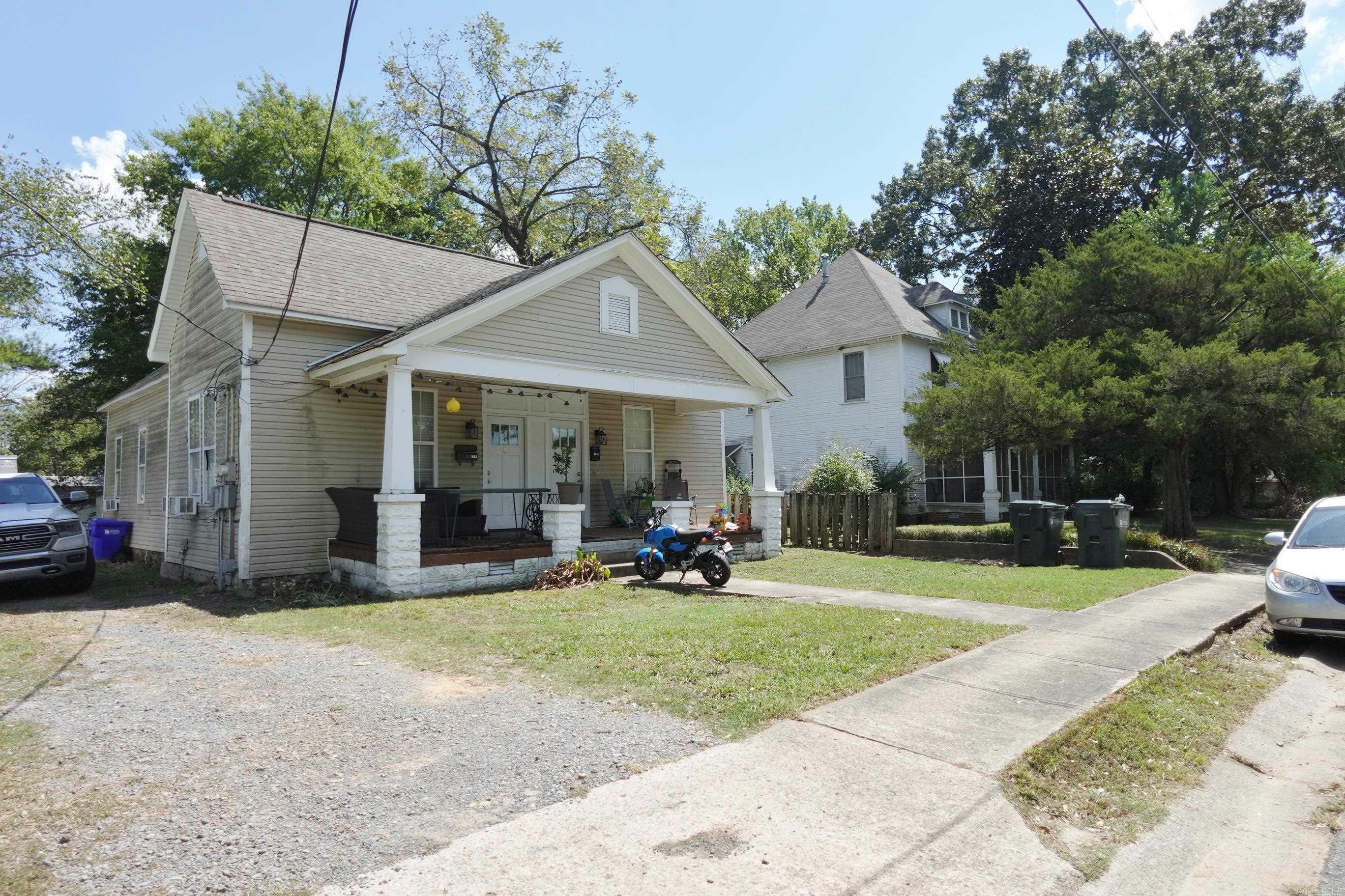 1030 Clifton St. — photo 3