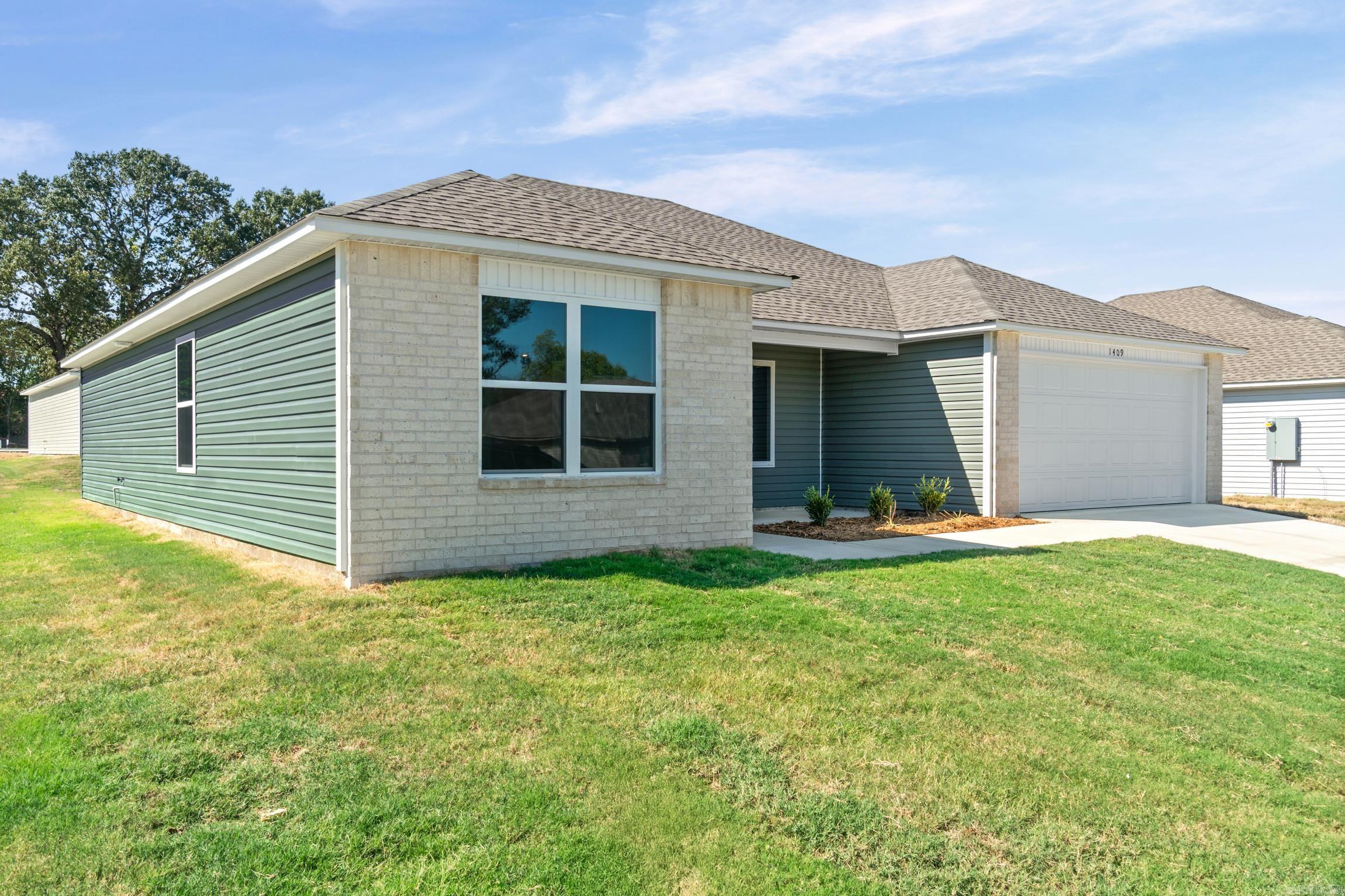 1409 Manor Court — photo 4
