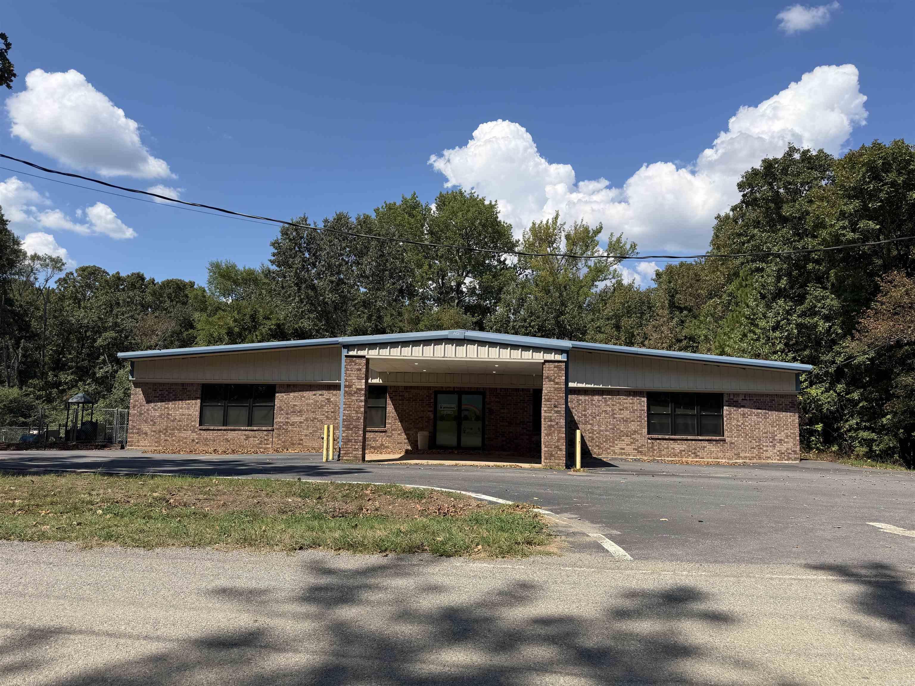 2927 E Justice — exterior