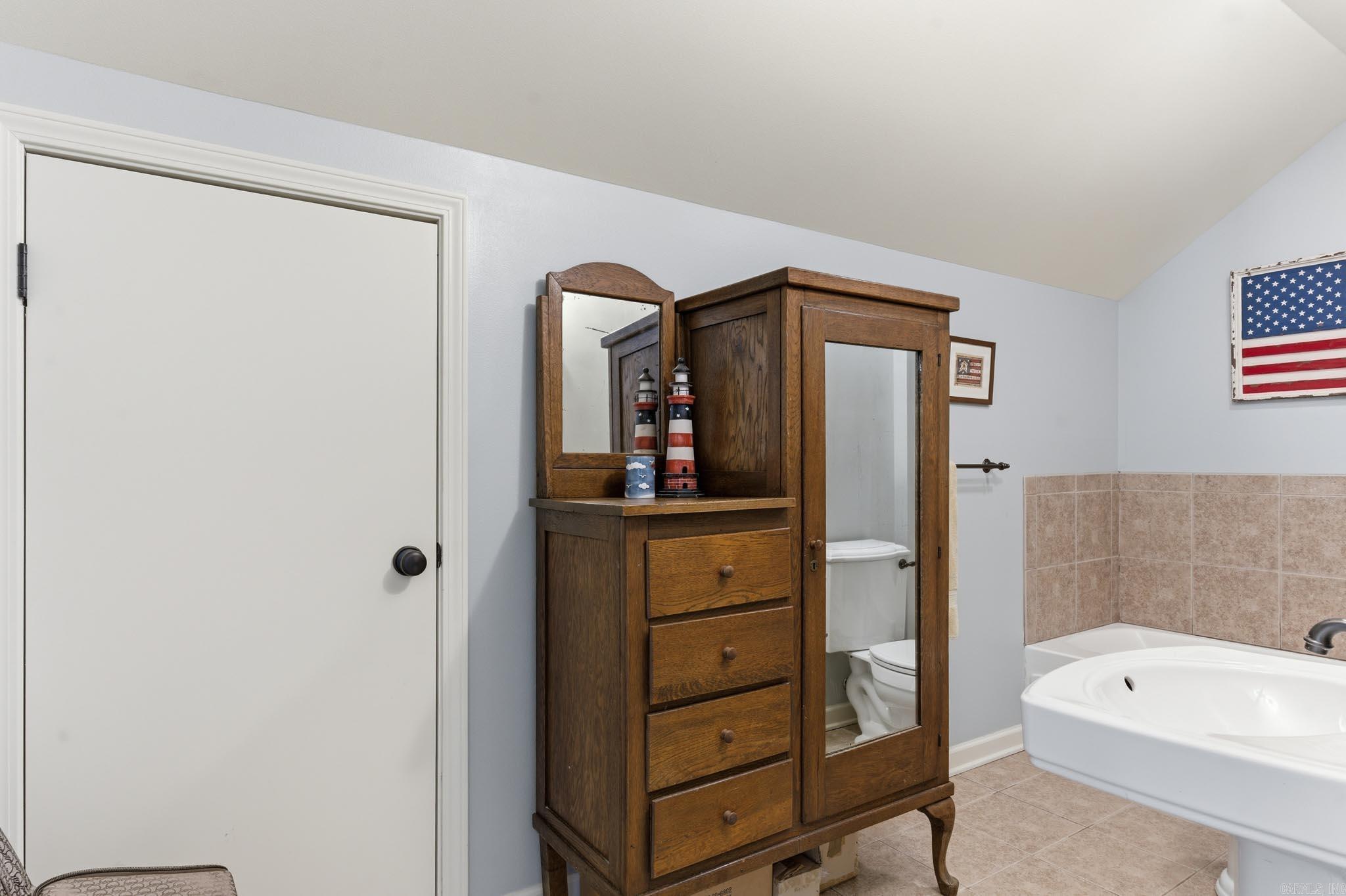 1810 Berry Mountain Trail Paron, AR 72122