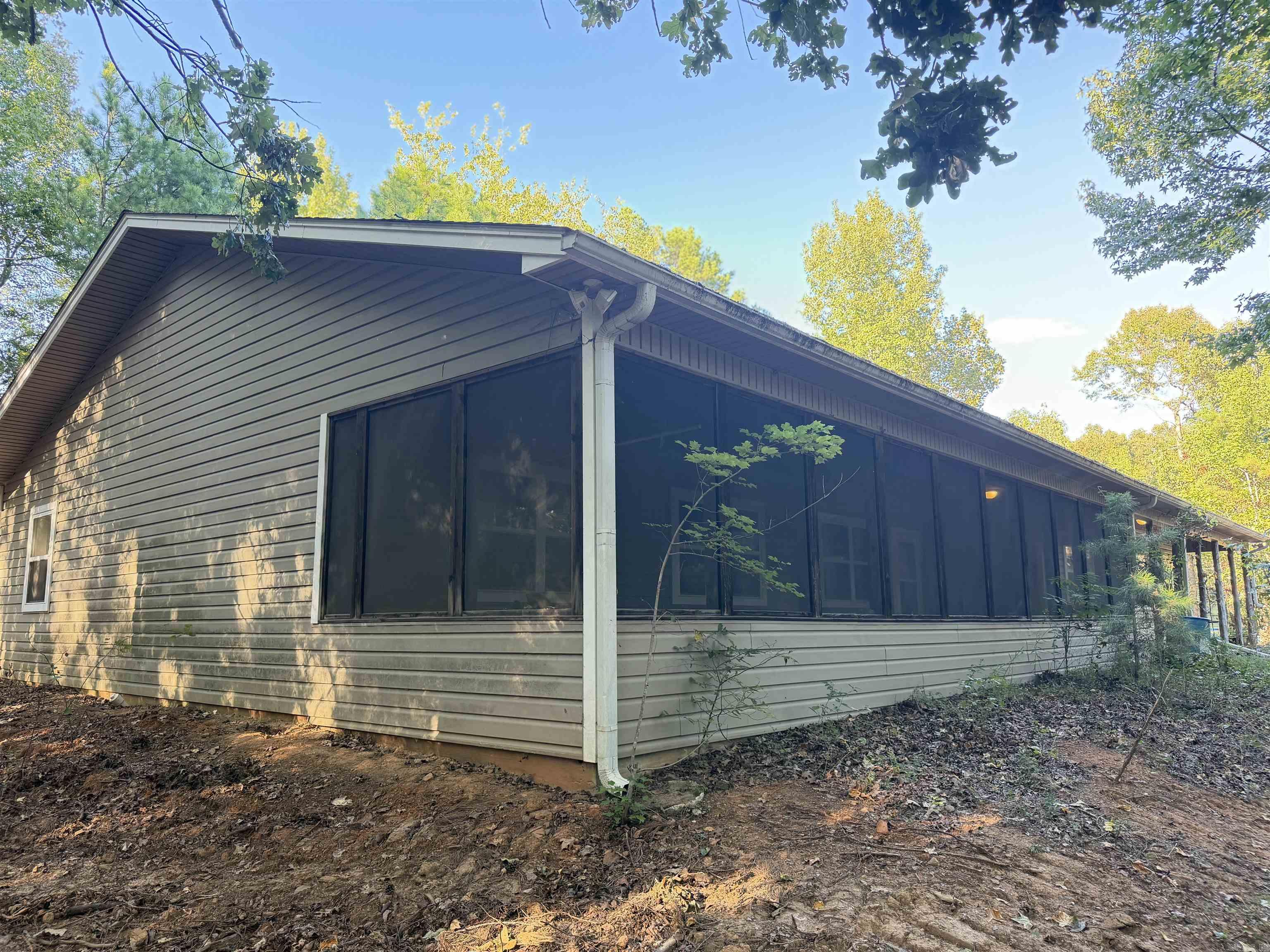 1418 Grassy Hollow Road — photo 4