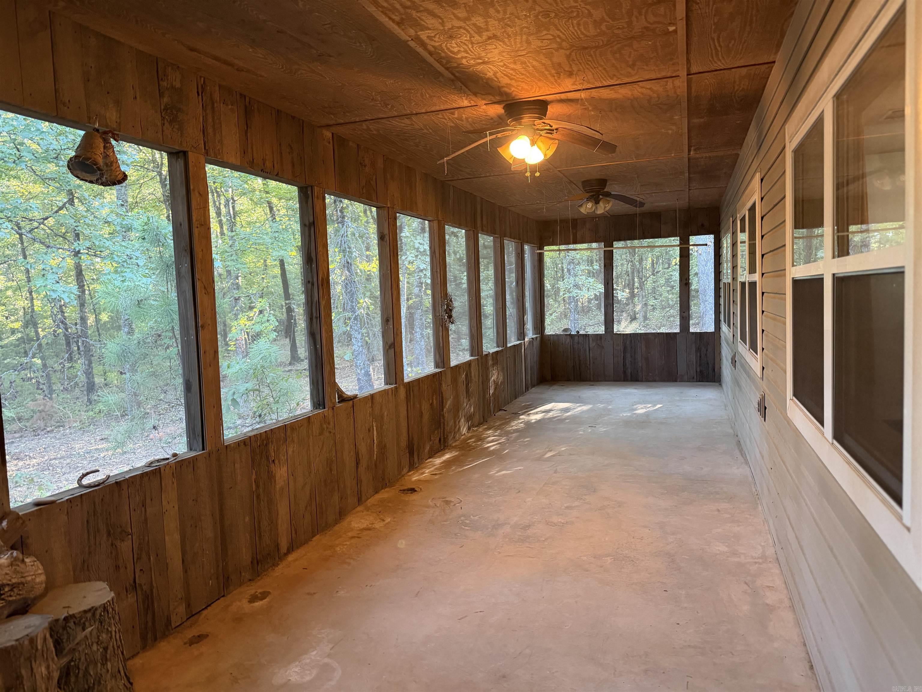 1418 Grassy Hollow Road — photo 5