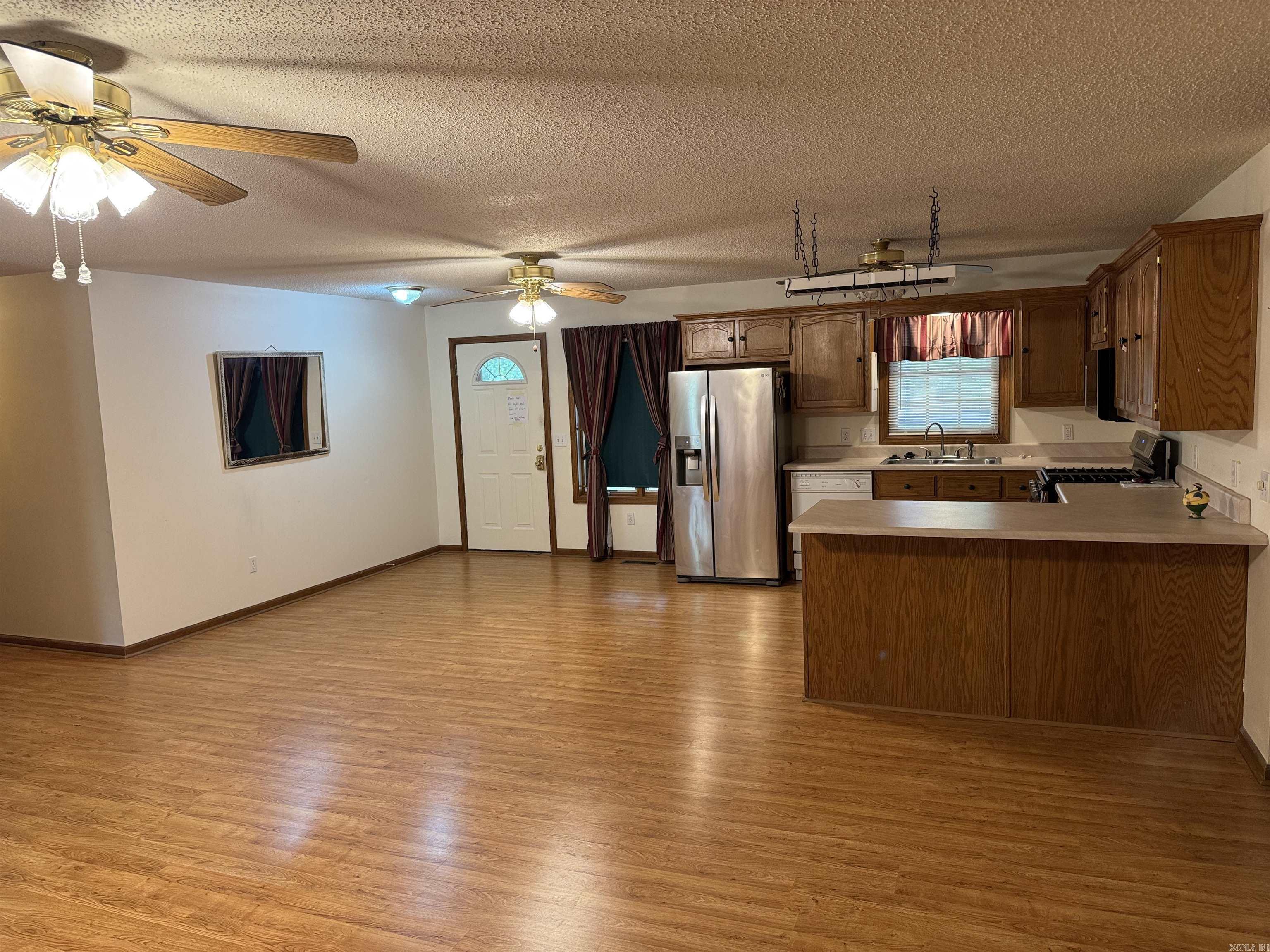1001 Davidson  Greers Ferry, AR