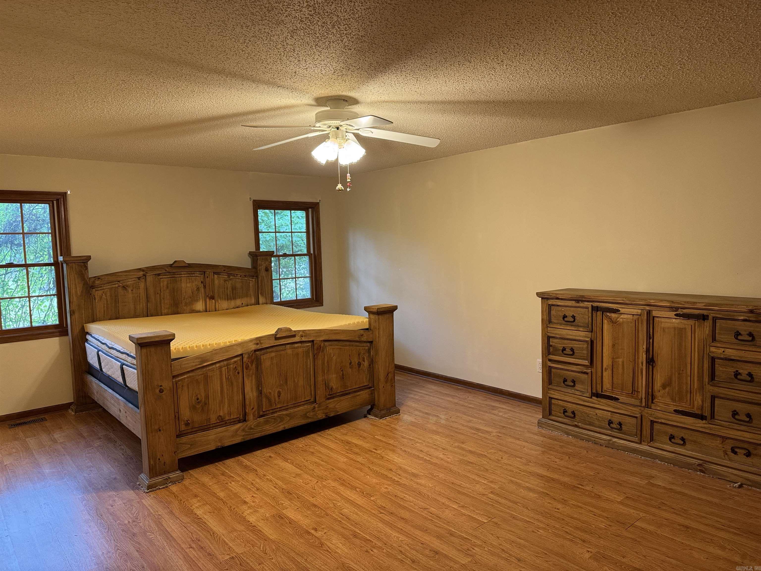 1001 Davidson  Greers Ferry, AR