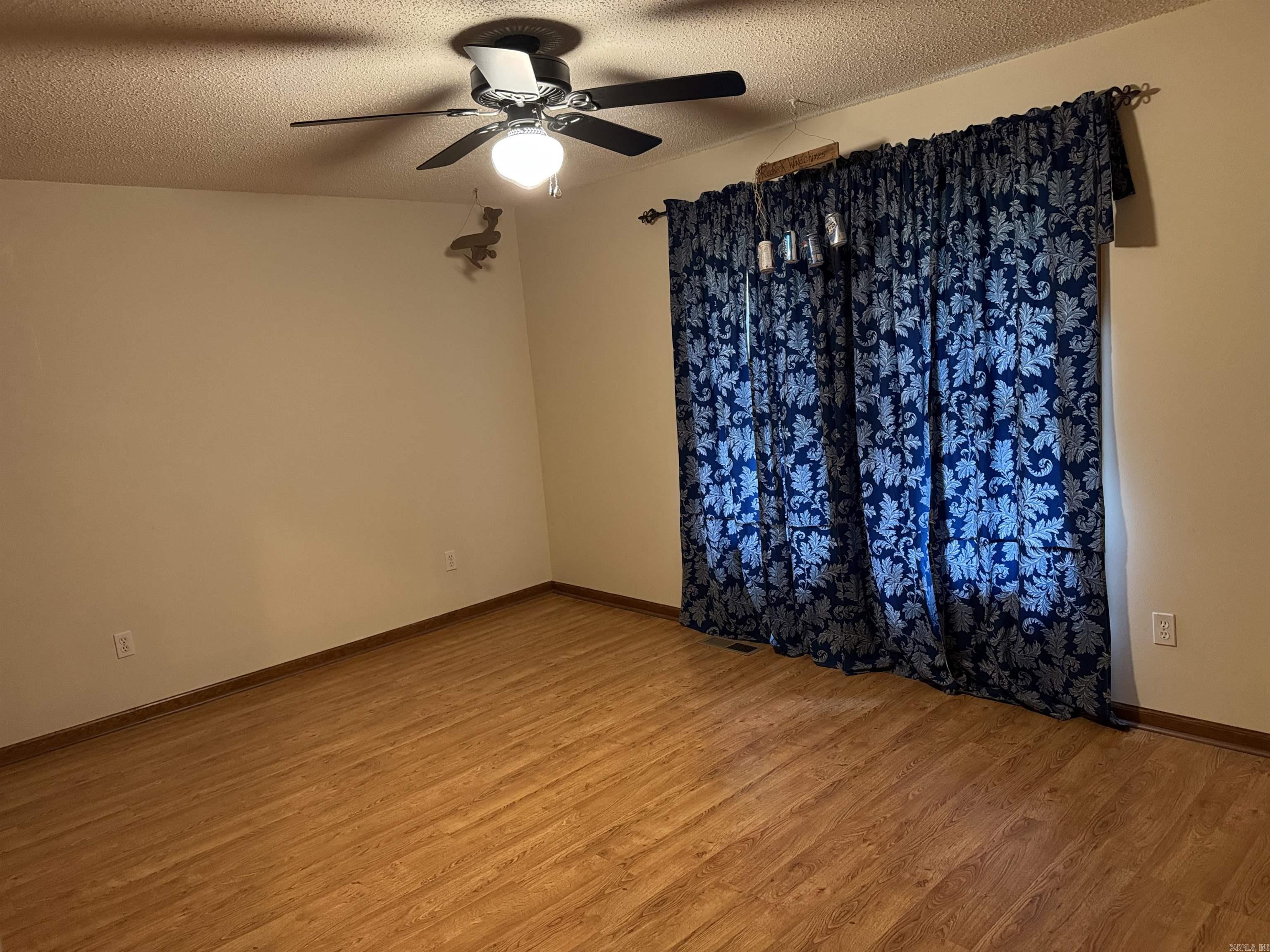 1001 Davidson  Greers Ferry, AR