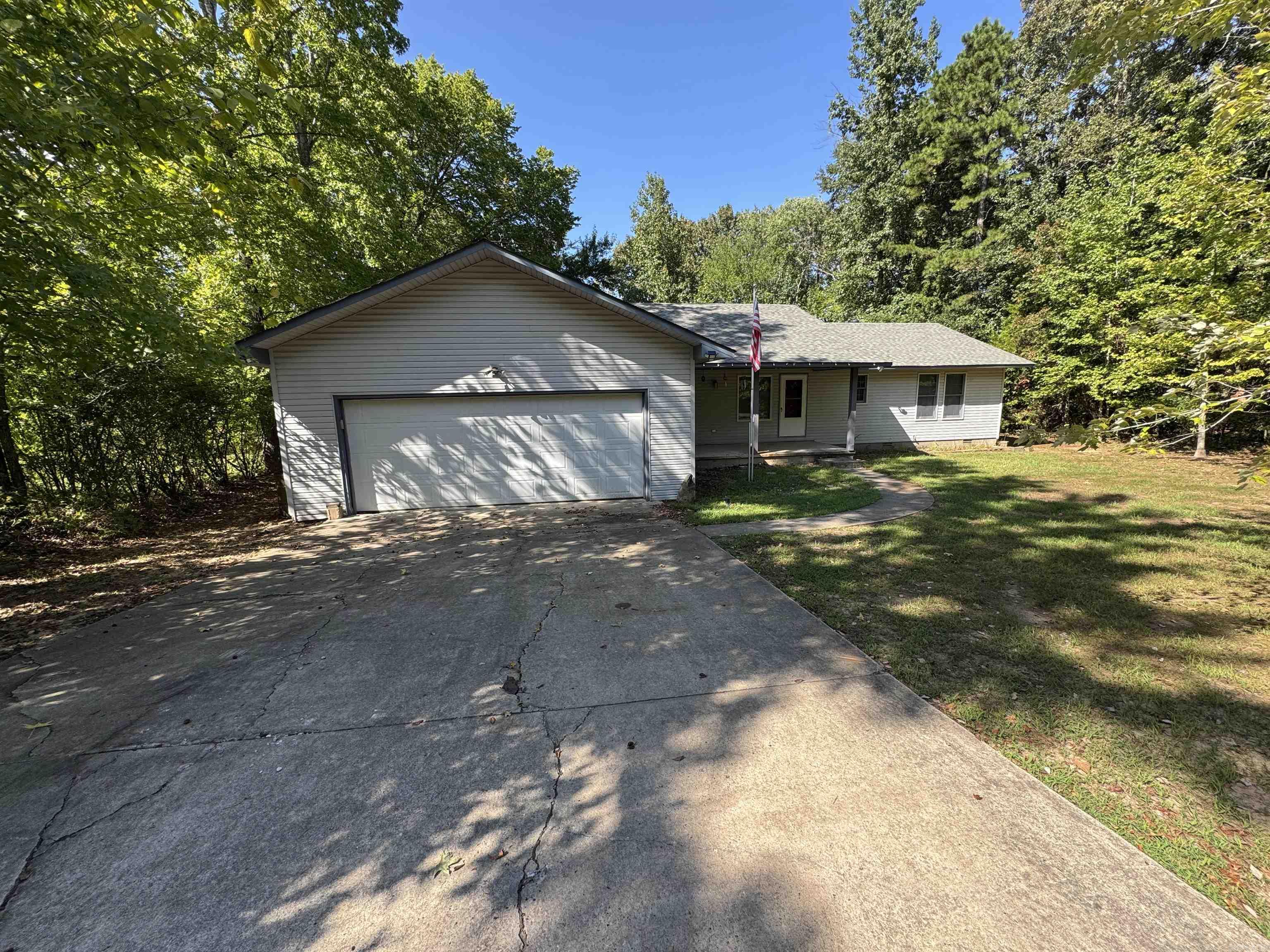 1001 Davidson  Greers Ferry, AR
